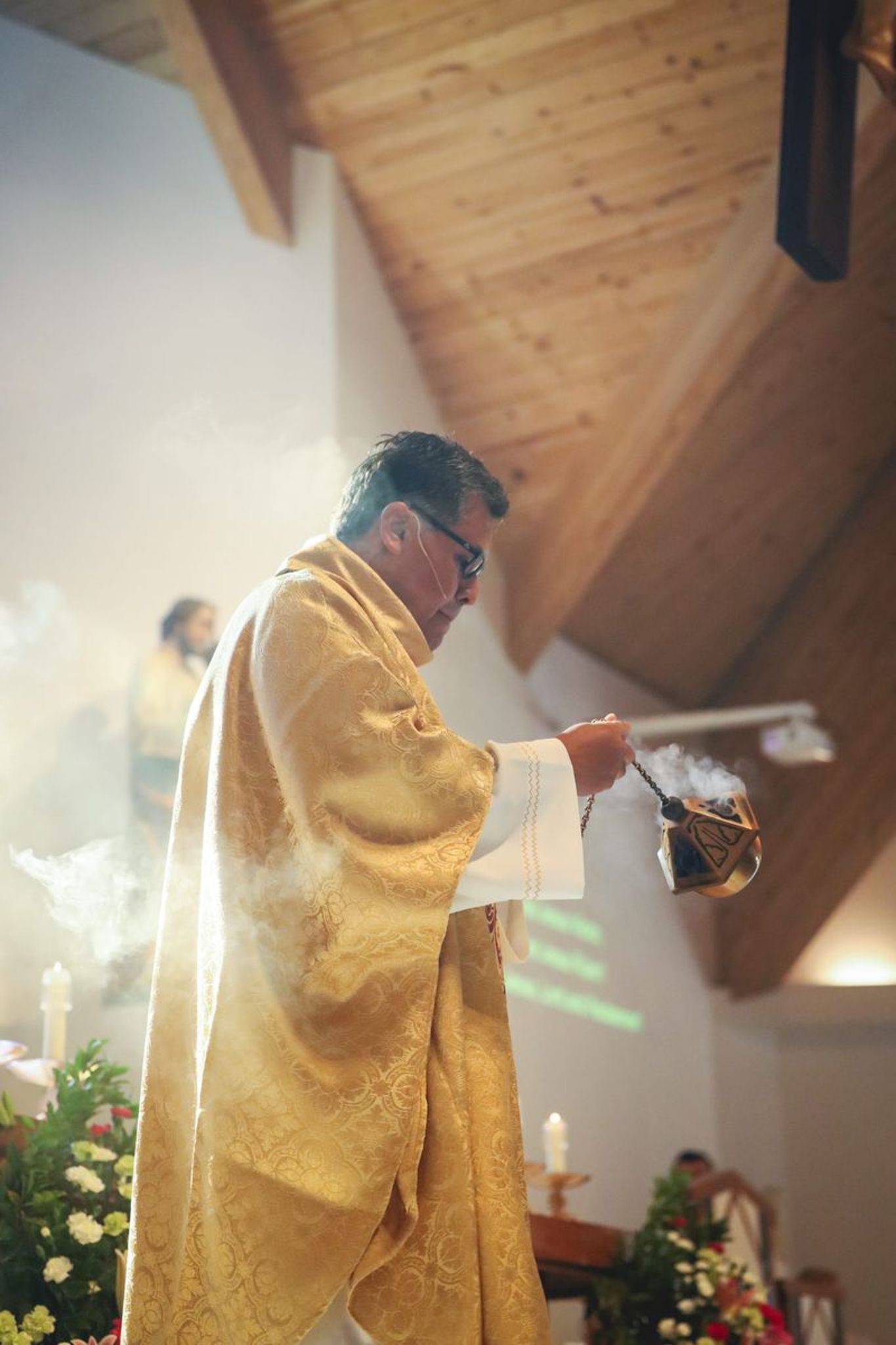 2025-11-23-fr-fernando-first-mass-0030.jpg