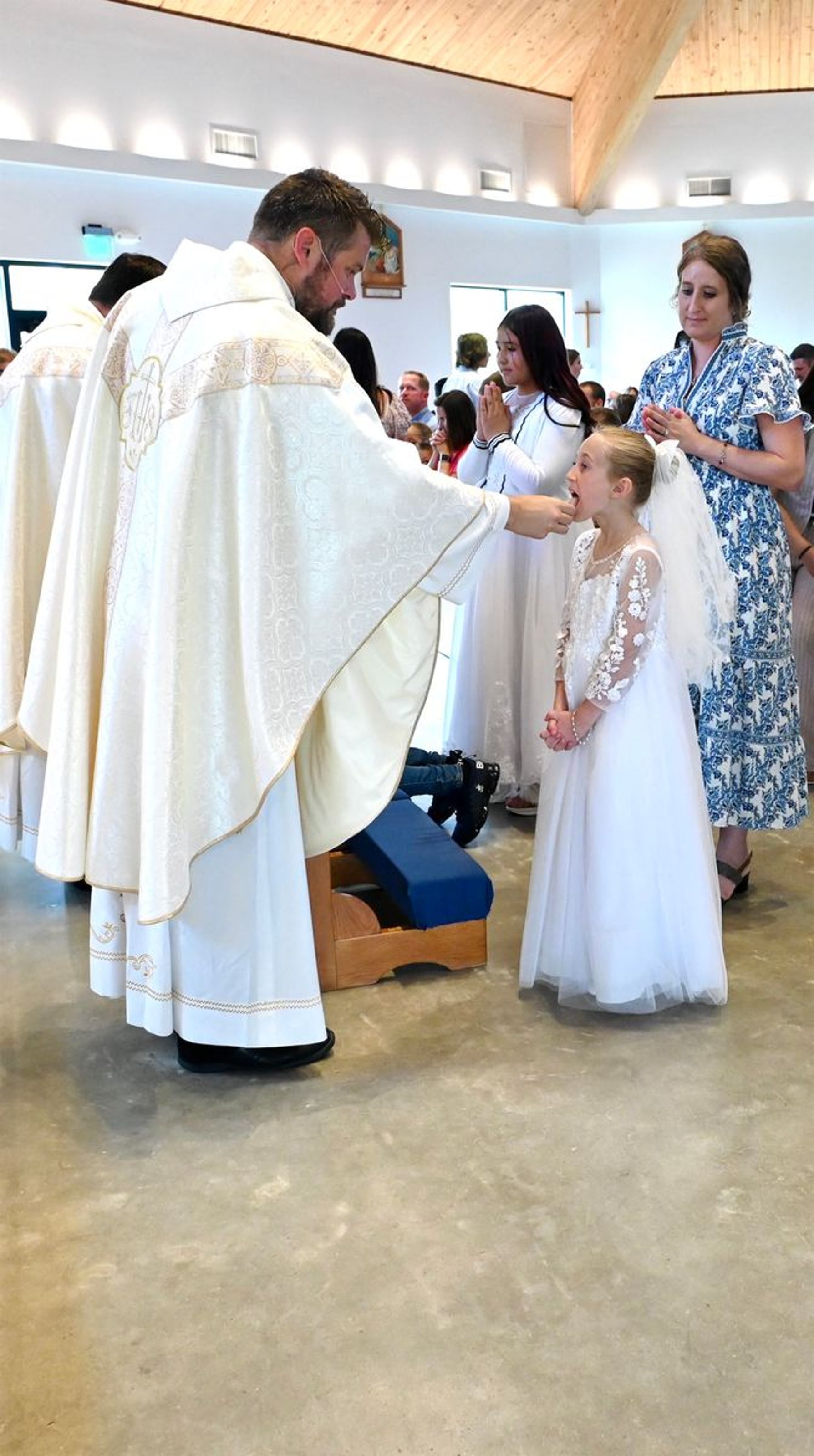 2025-04-05-first-communion-mass-0573.jpg