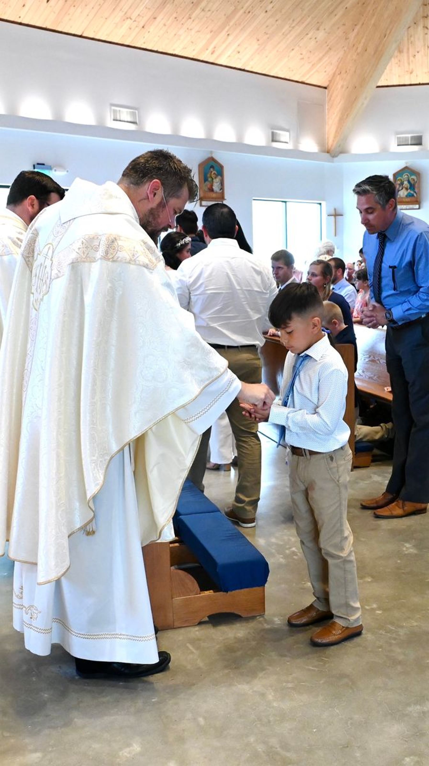 2025-04-05-first-communion-mass-0562.jpg