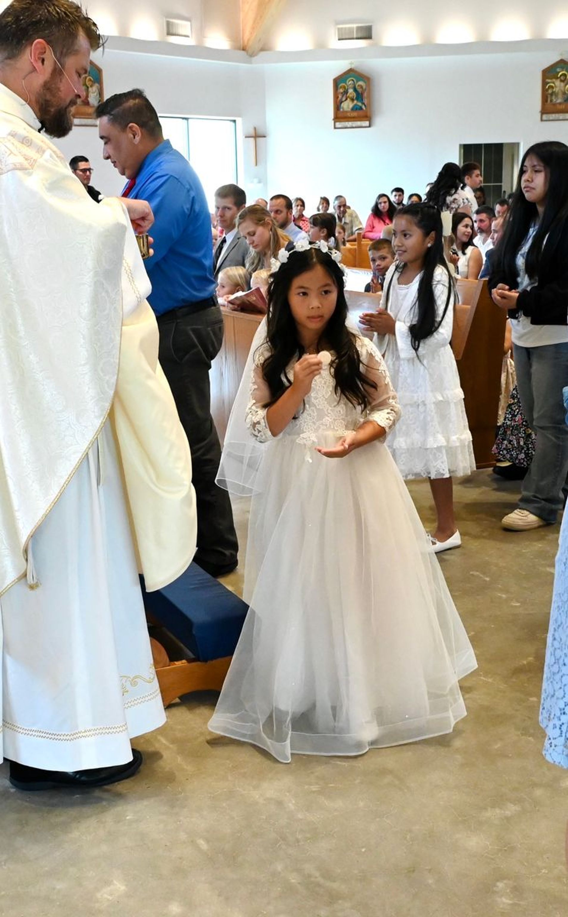 2025-04-05-first-communion-mass-0616.jpg