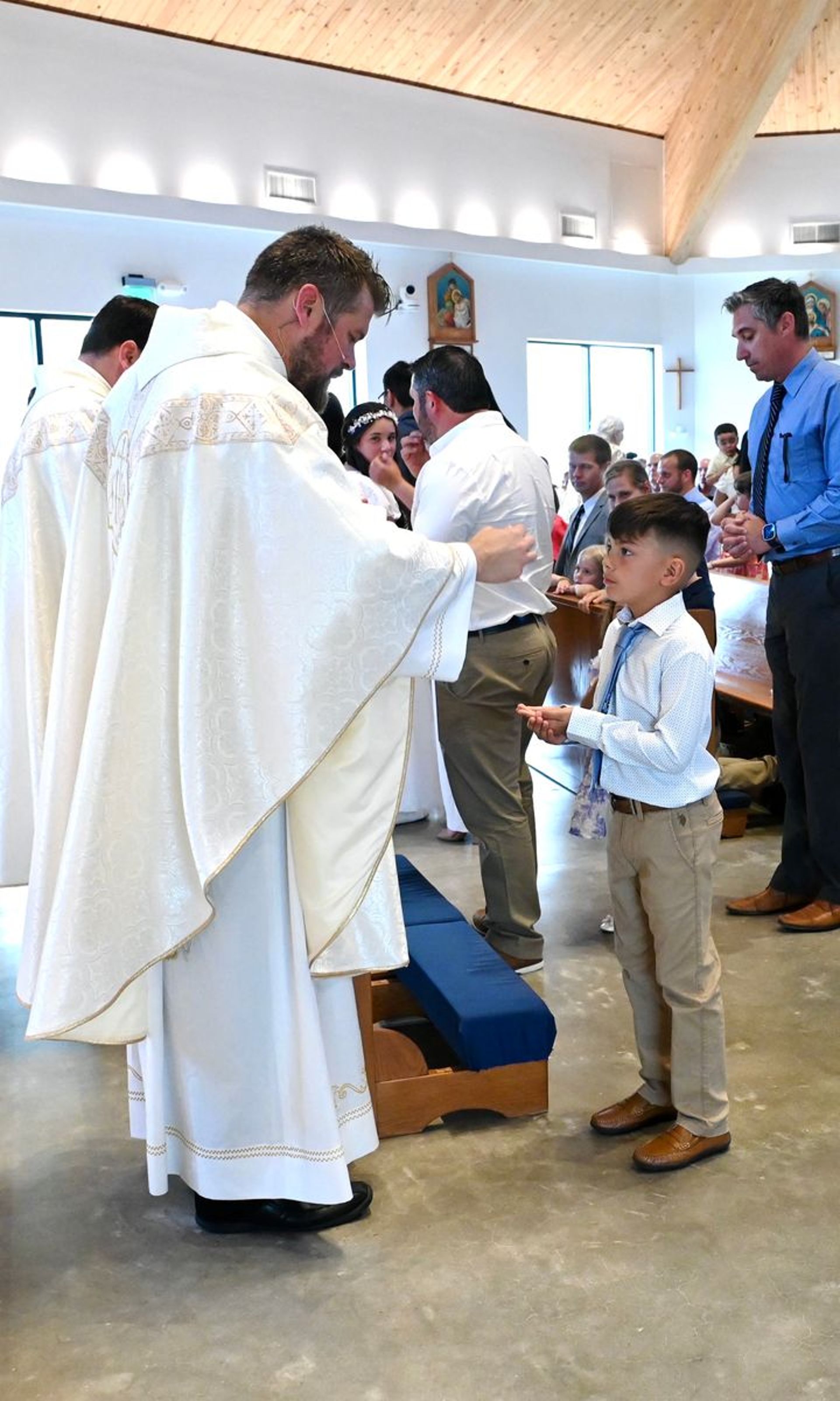 2025-04-05-first-communion-mass-0560.jpg