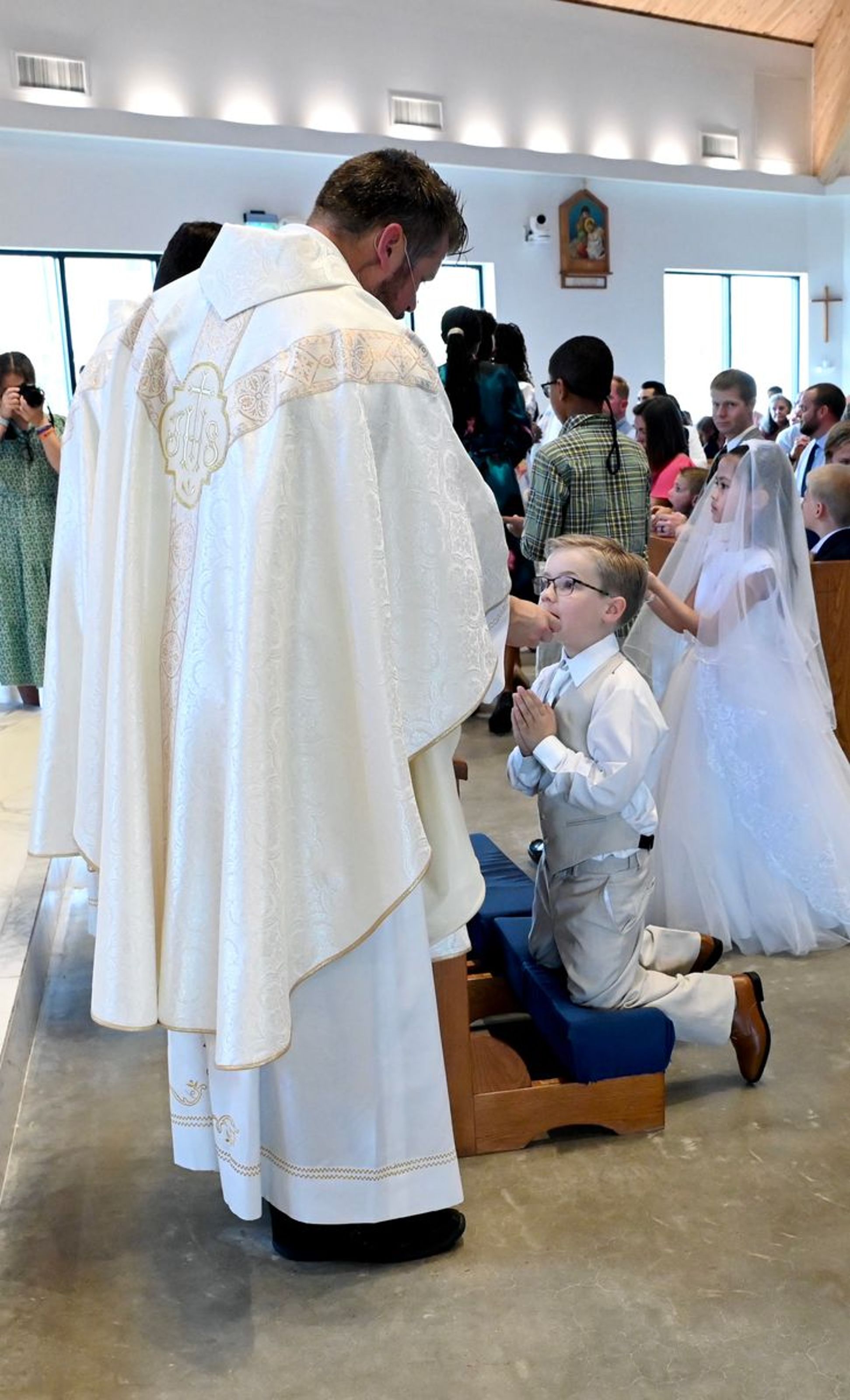 2025-04-05-first-communion-mass-0674.jpg
