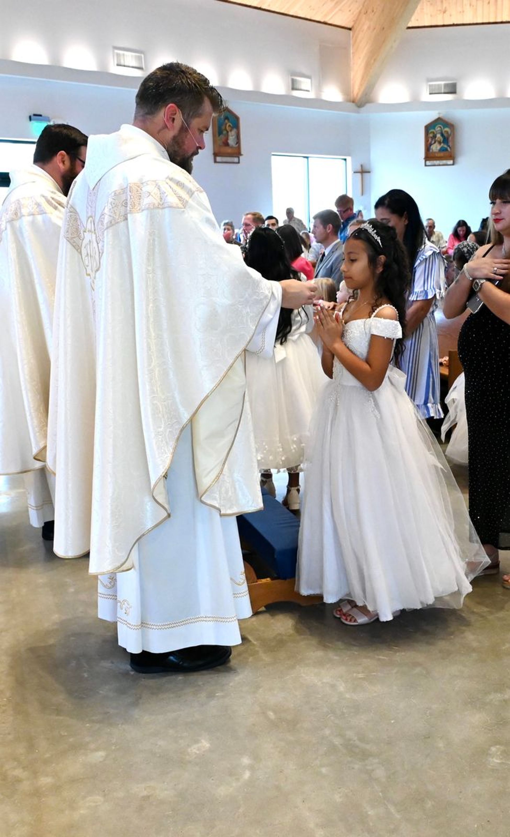 2025-04-05-first-communion-mass-0527.jpg