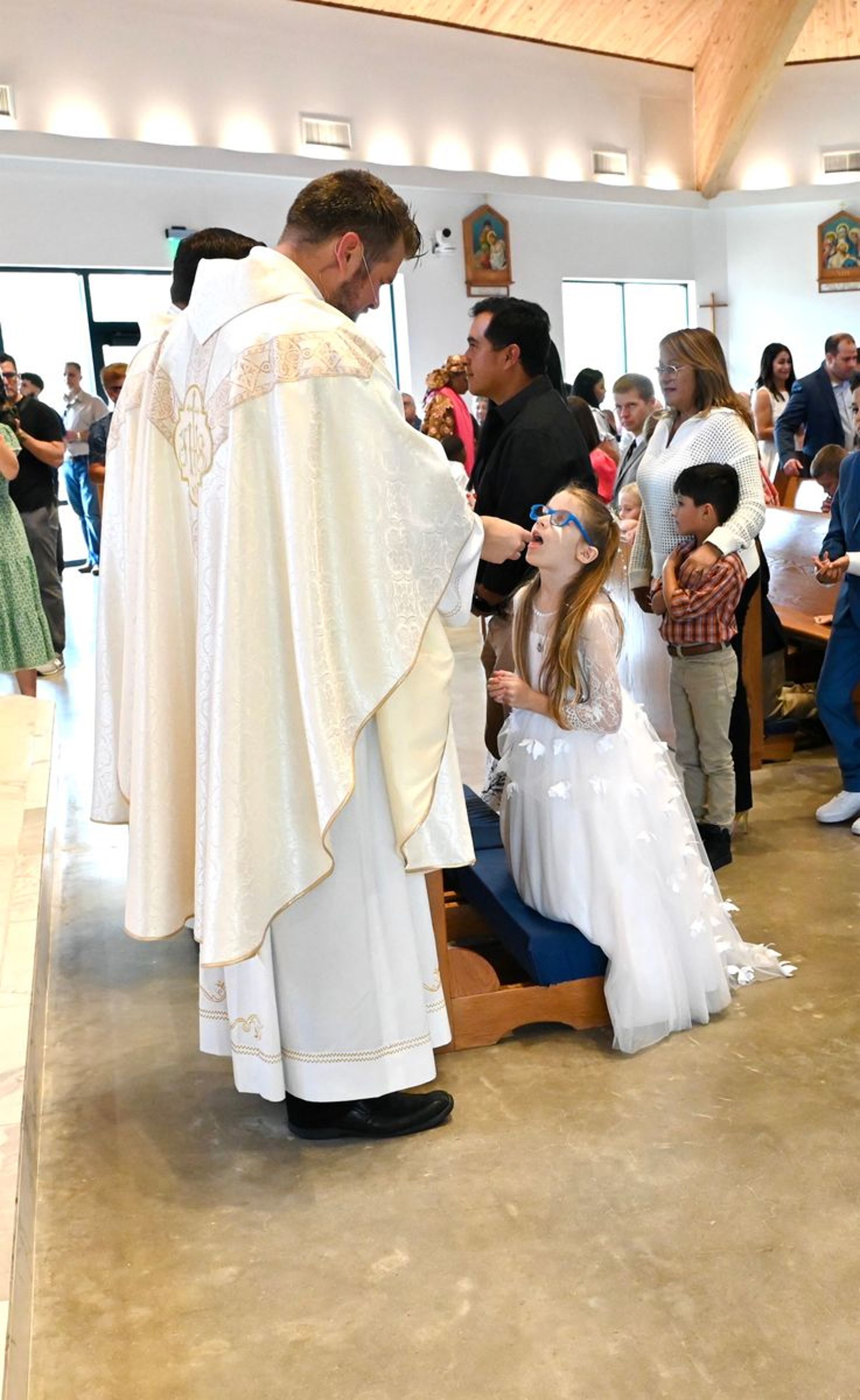 2025-04-05-first-communion-mass-0534.jpg