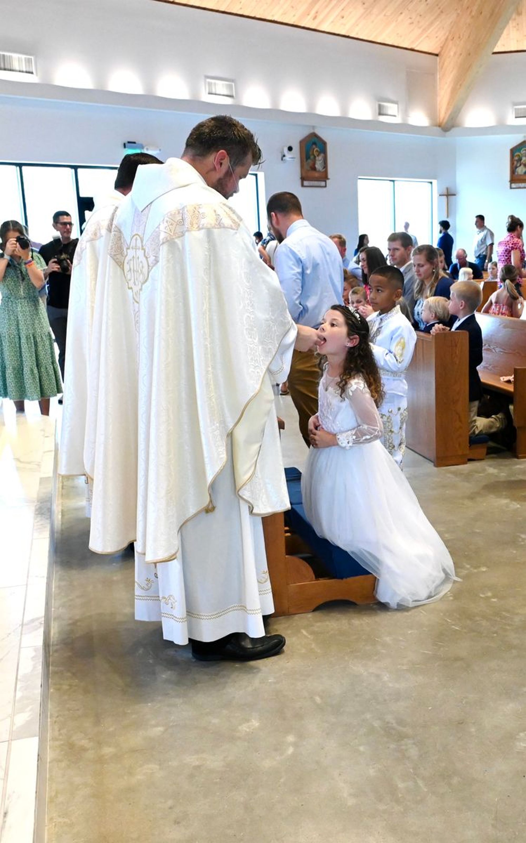 2025-04-05-first-communion-mass-0497.jpg