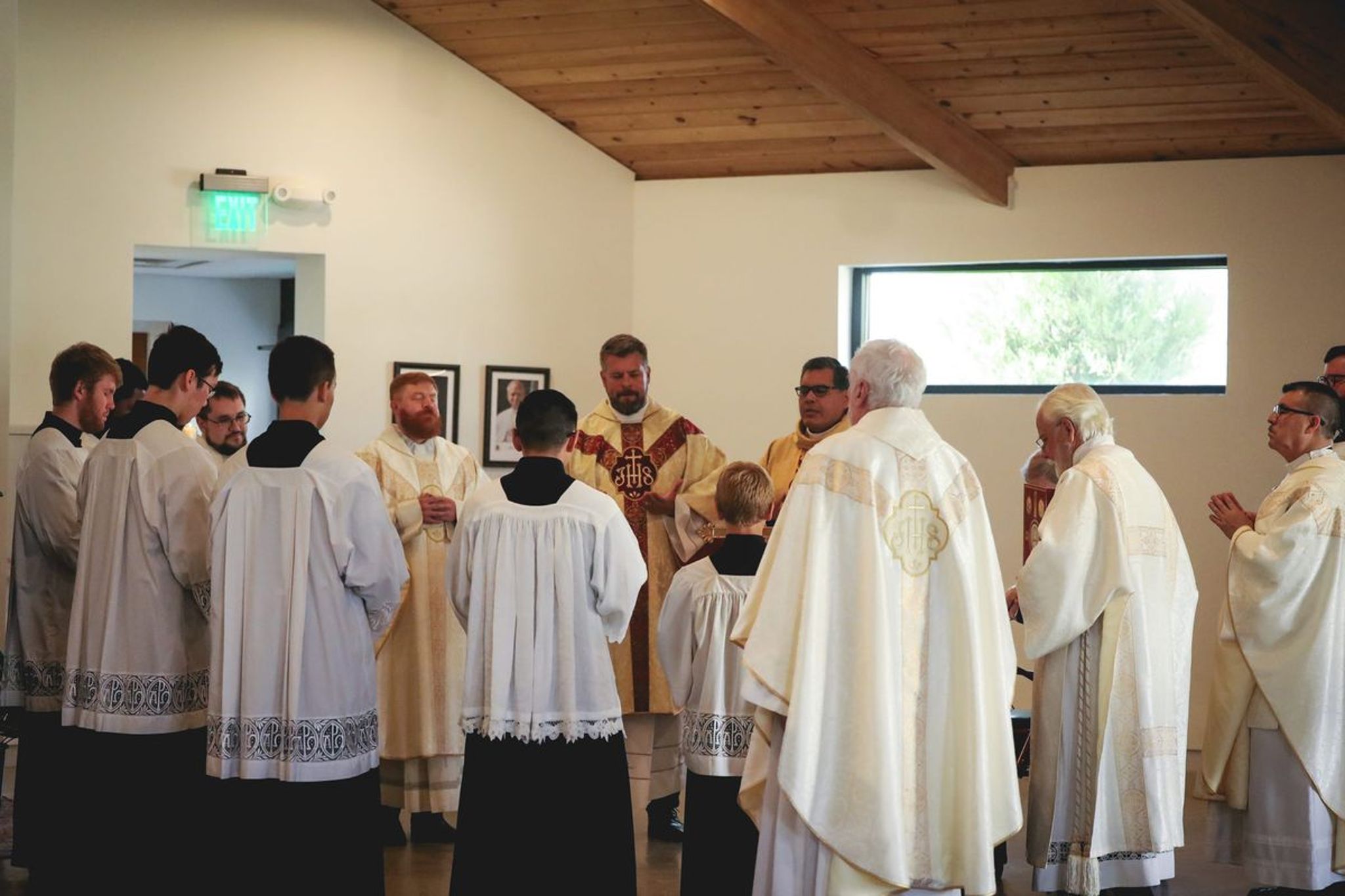 2025-11-23-fr-fernando-first-mass-0014.jpg