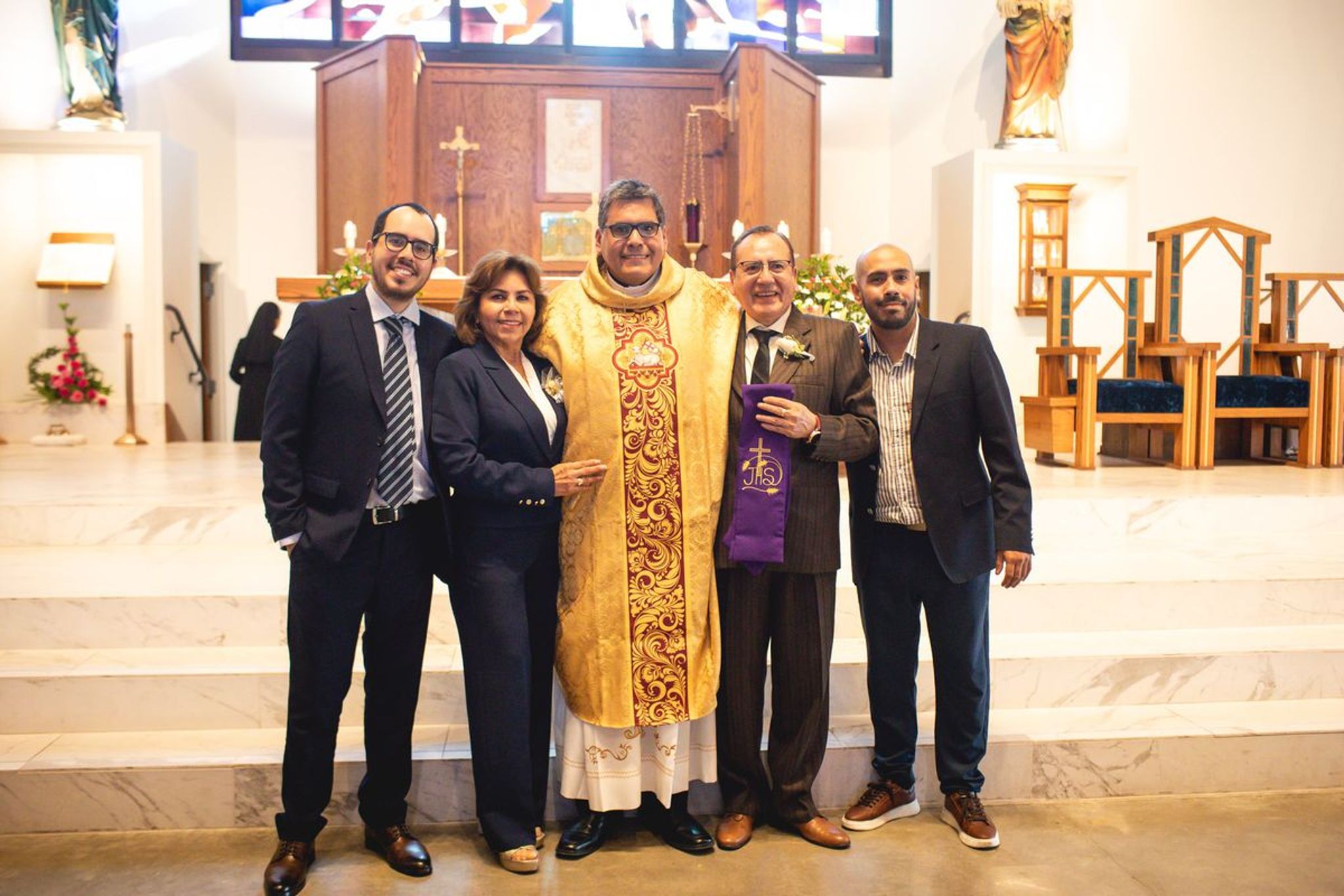 2025-11-23-fr-fernando-first-mass-0208.jpg
