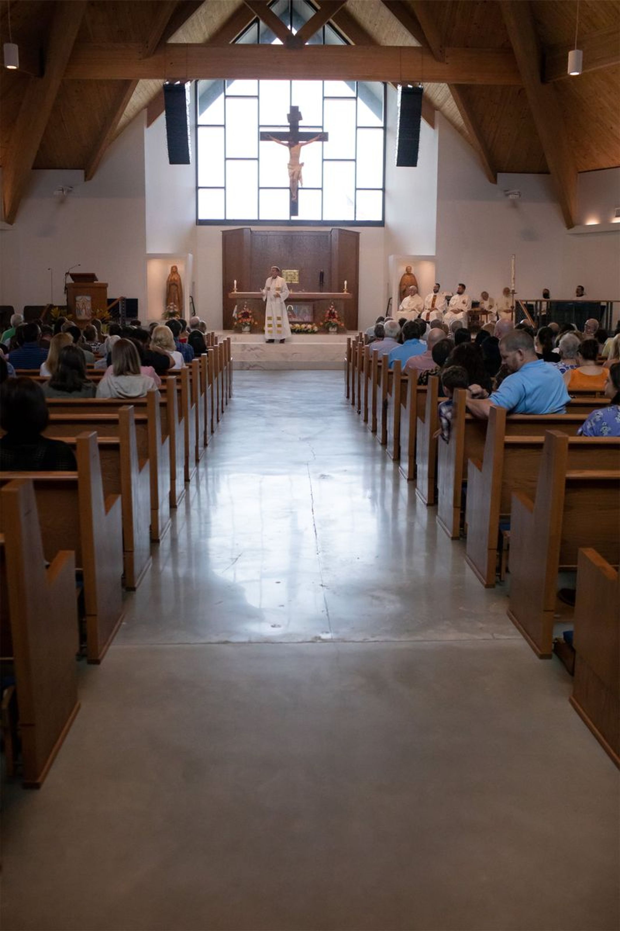2021-06-06-fr-ray-first-mass-0080.jpg