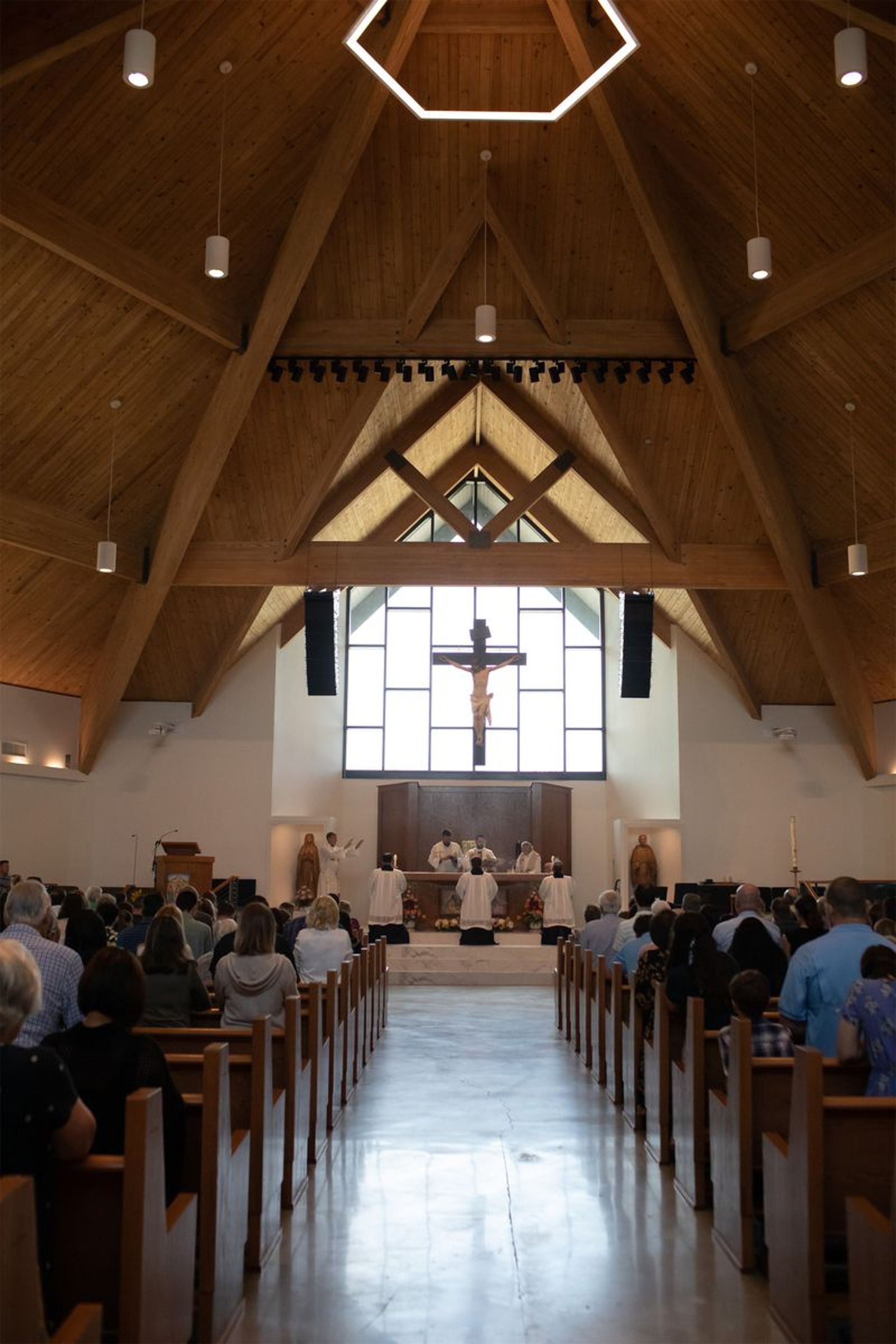 2021-06-06-fr-ray-first-mass-0159.jpg
