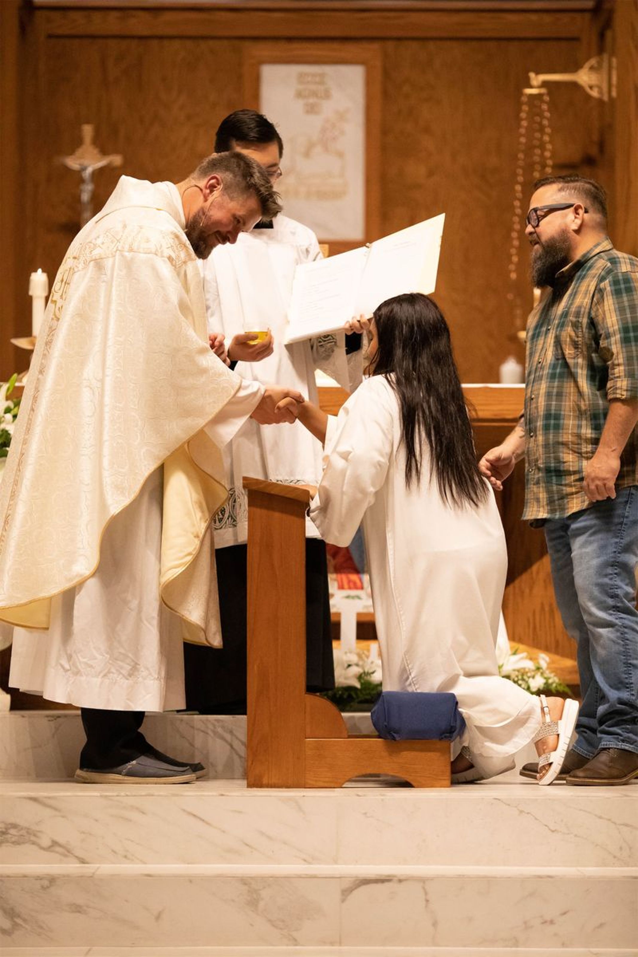 2023-04-08-easter-vigil-041.jpg