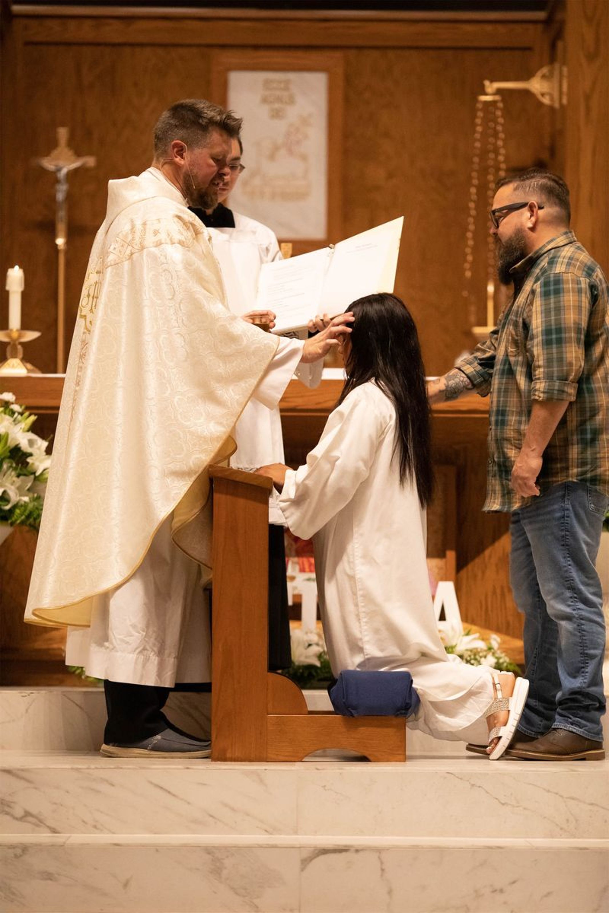 2023-04-08-easter-vigil-042.jpg