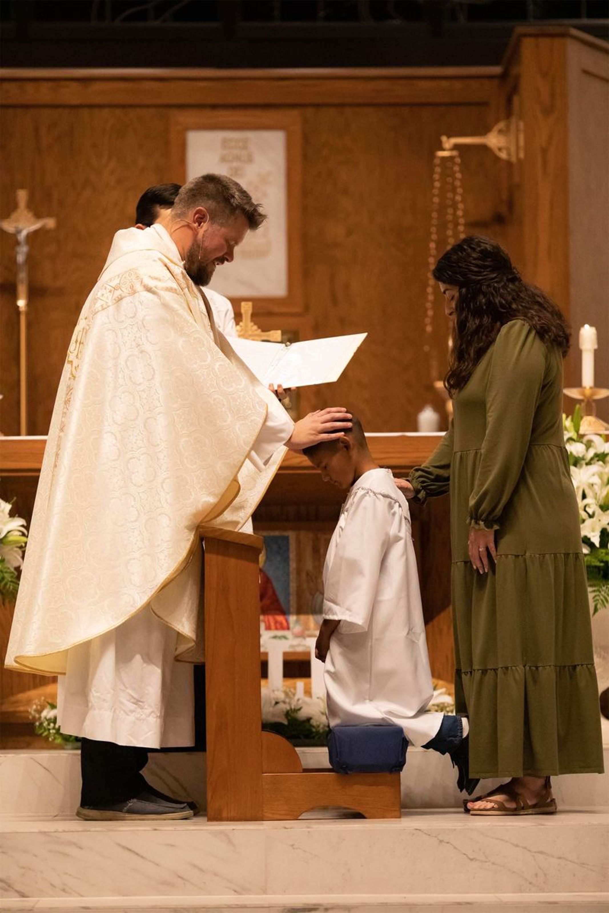 2023-04-08-easter-vigil-074.jpg