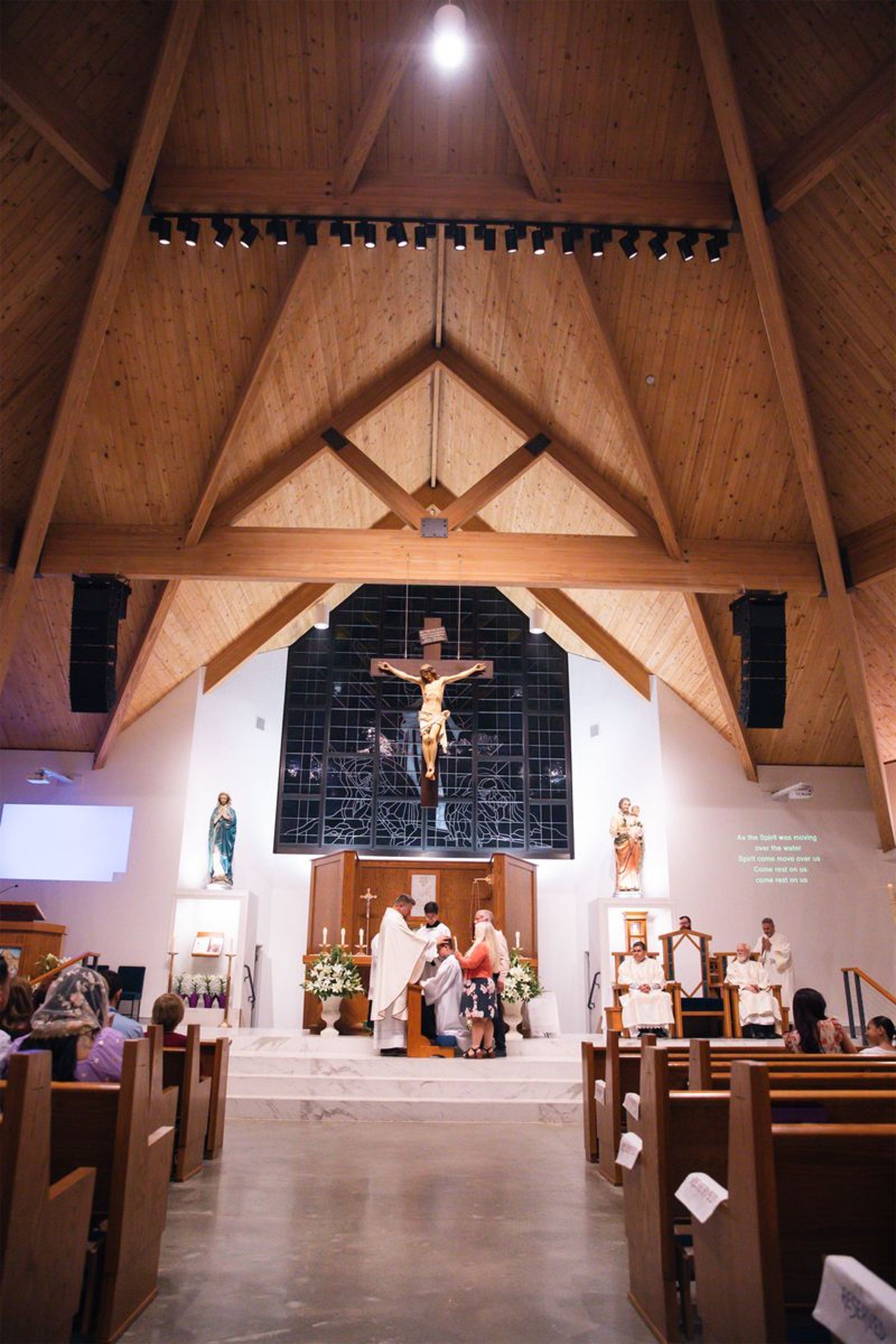 2025-04-19-easter-vigil-0244.jpg