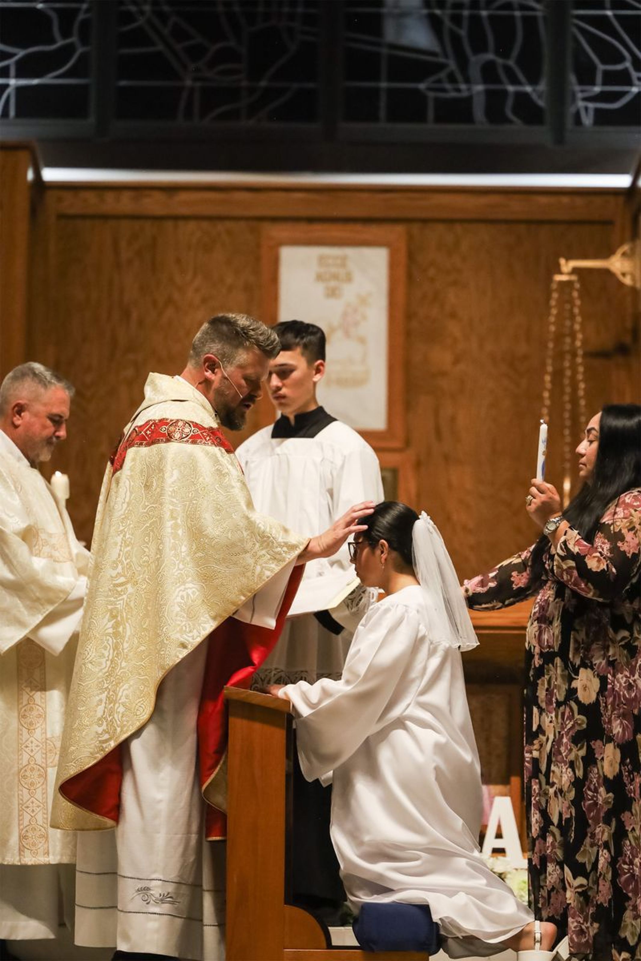 2026-04-04-easter-vigil-0374.jpg