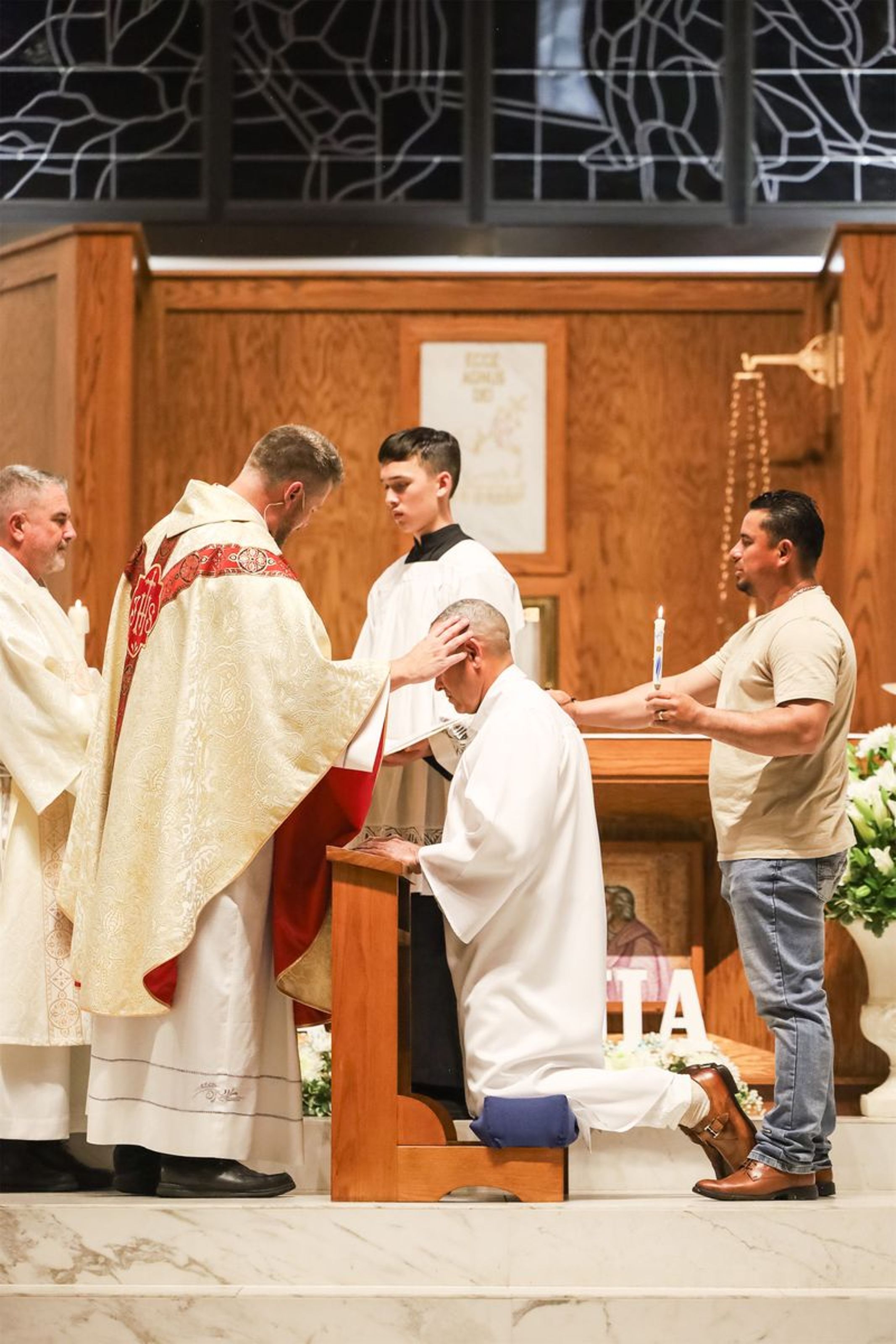 2026-04-04-easter-vigil-0417.jpg