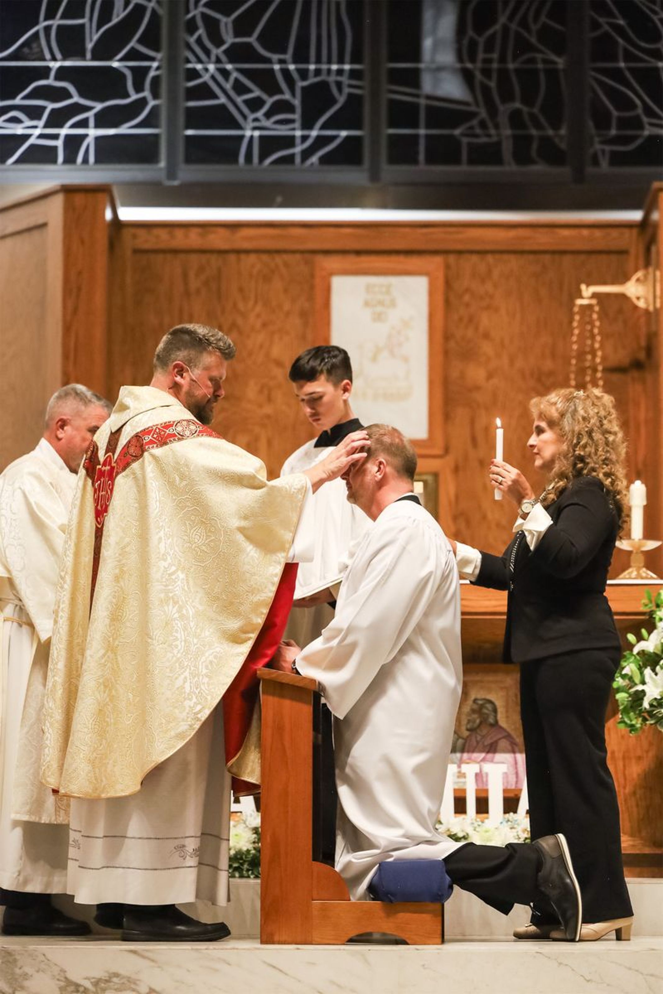 2026-04-04-easter-vigil-0429.jpg