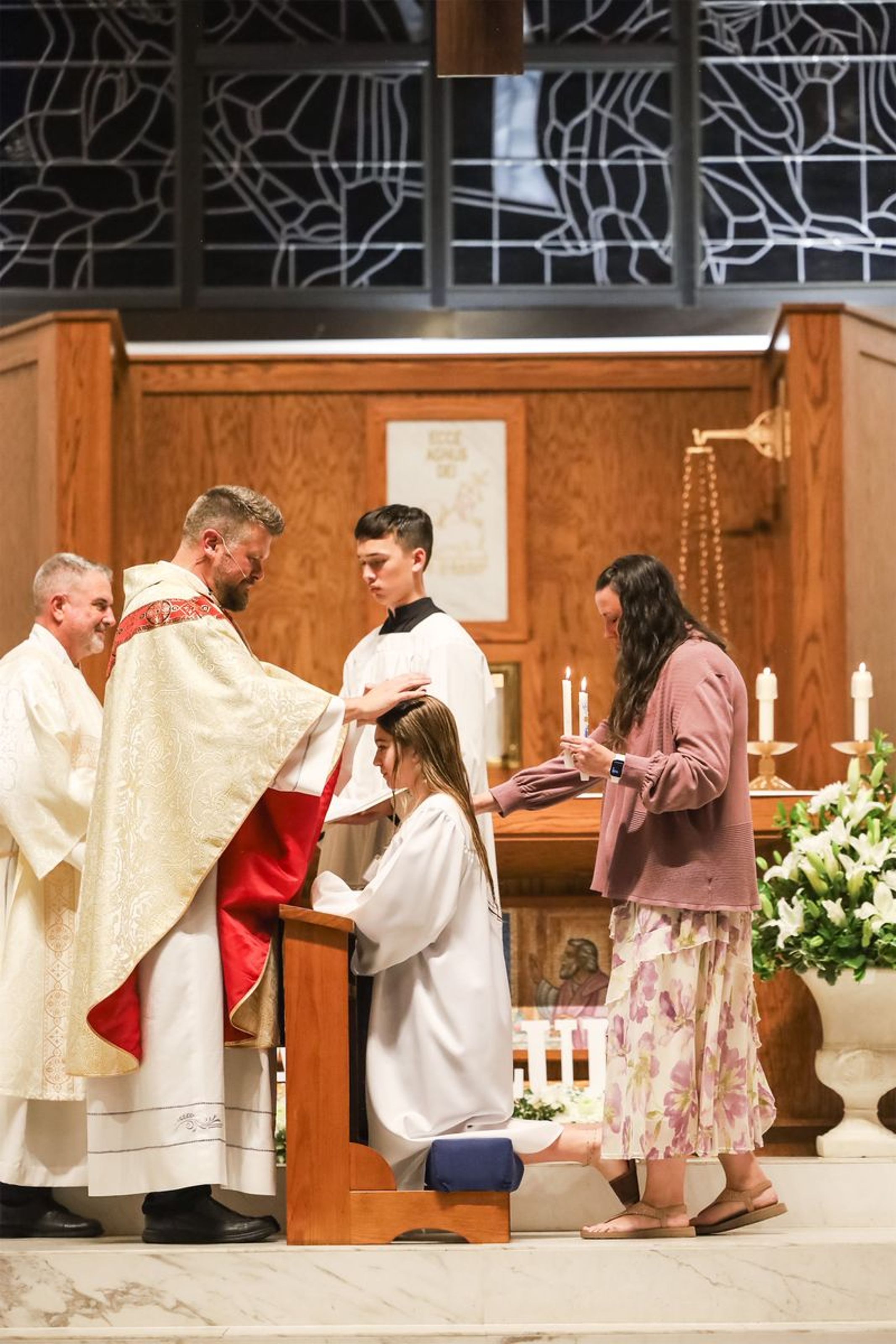 2026-04-04-easter-vigil-0452.jpg