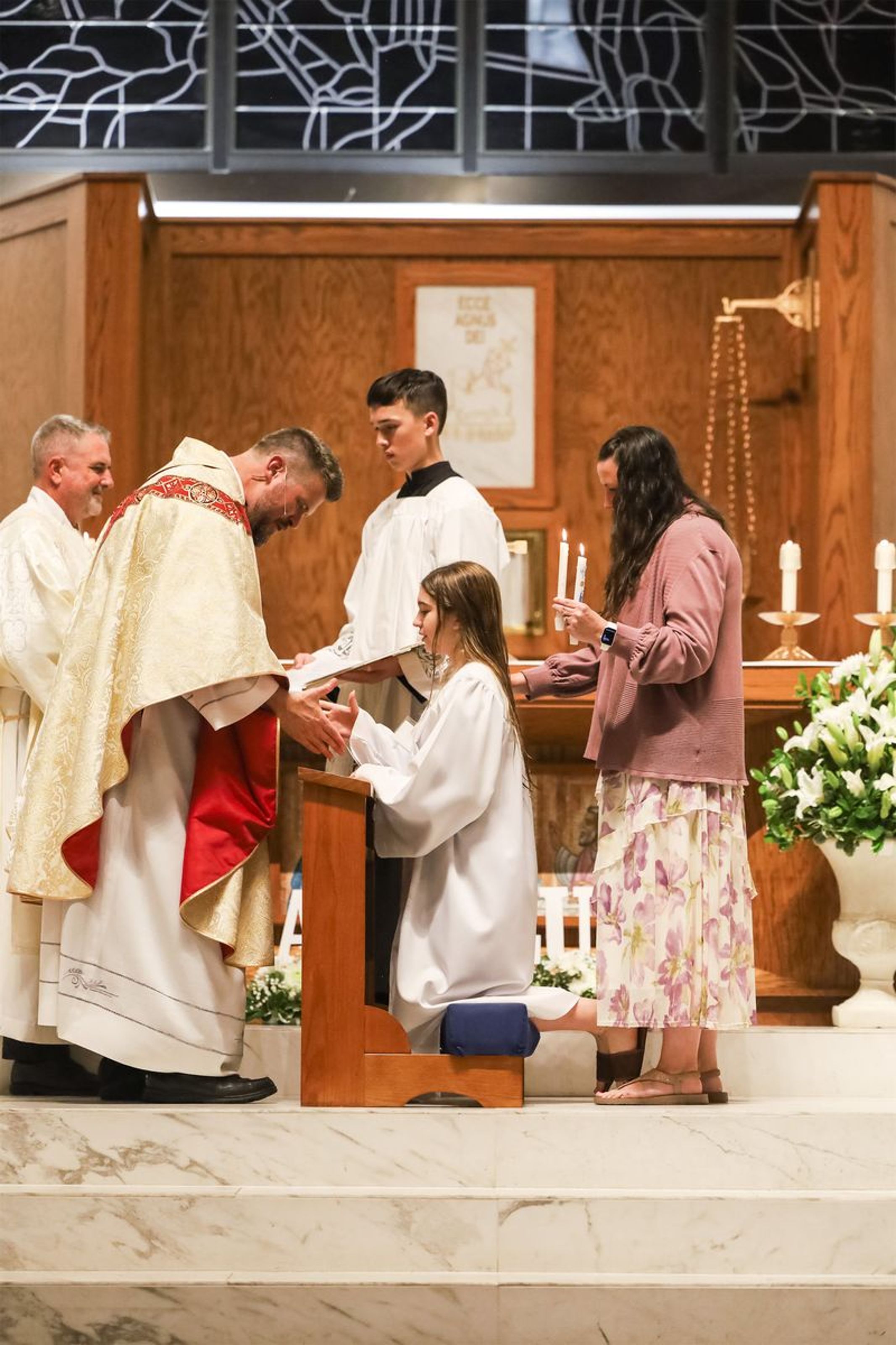 2026-04-04-easter-vigil-0454.jpg