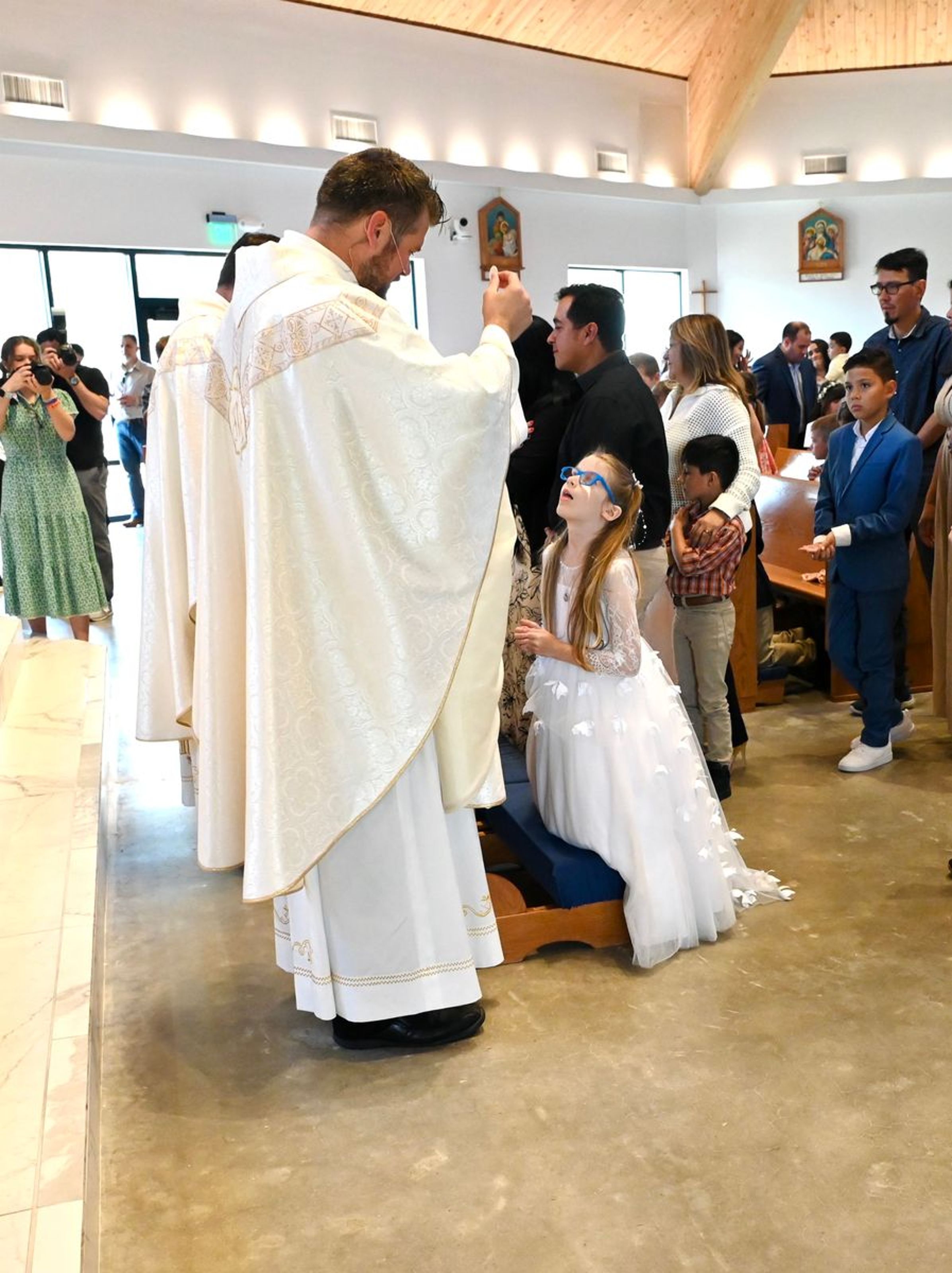 2025-04-05-first-communion-mass-0532.jpg