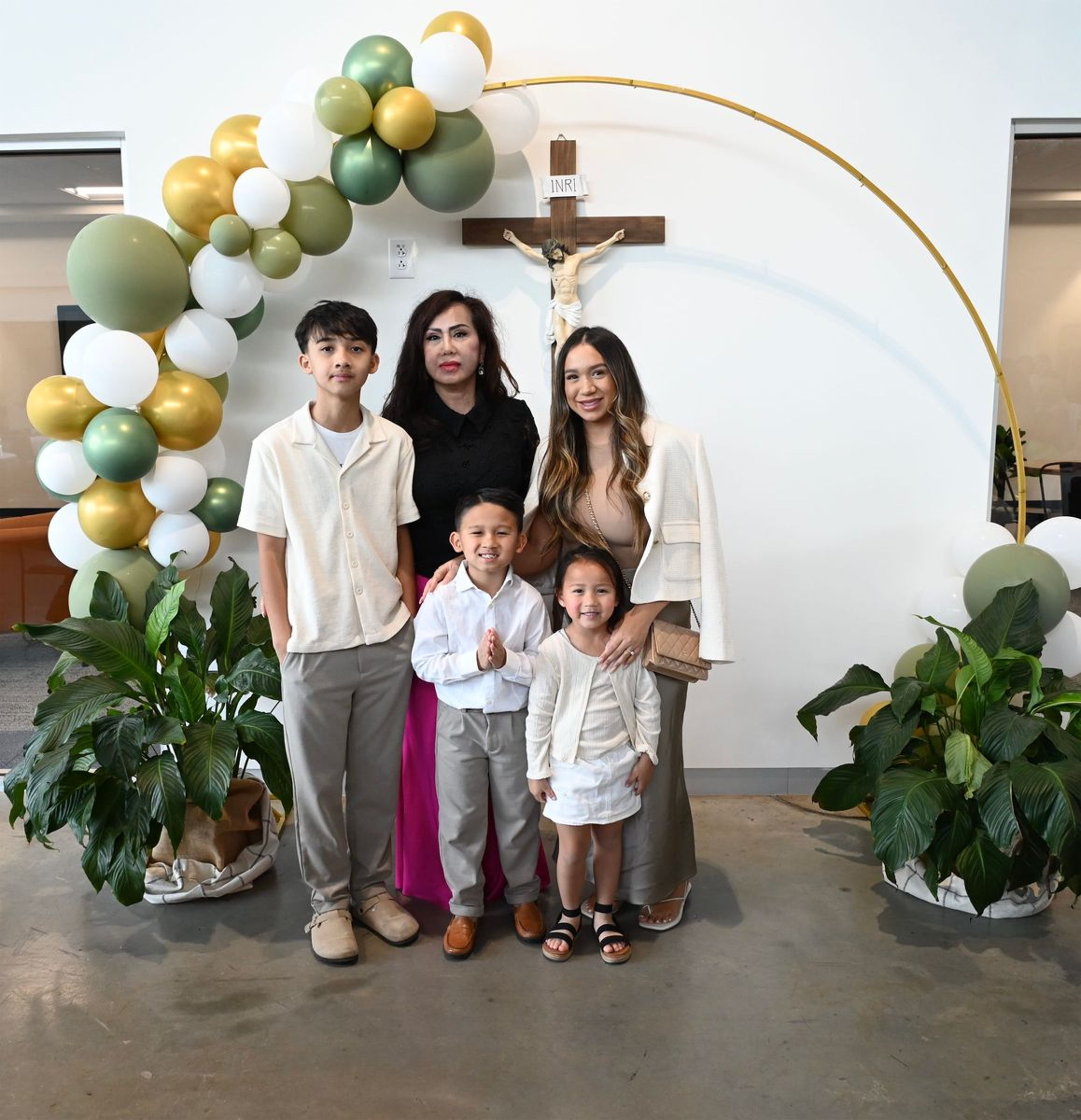 2025-04-05-first-communion-portraits-0024.jpg
