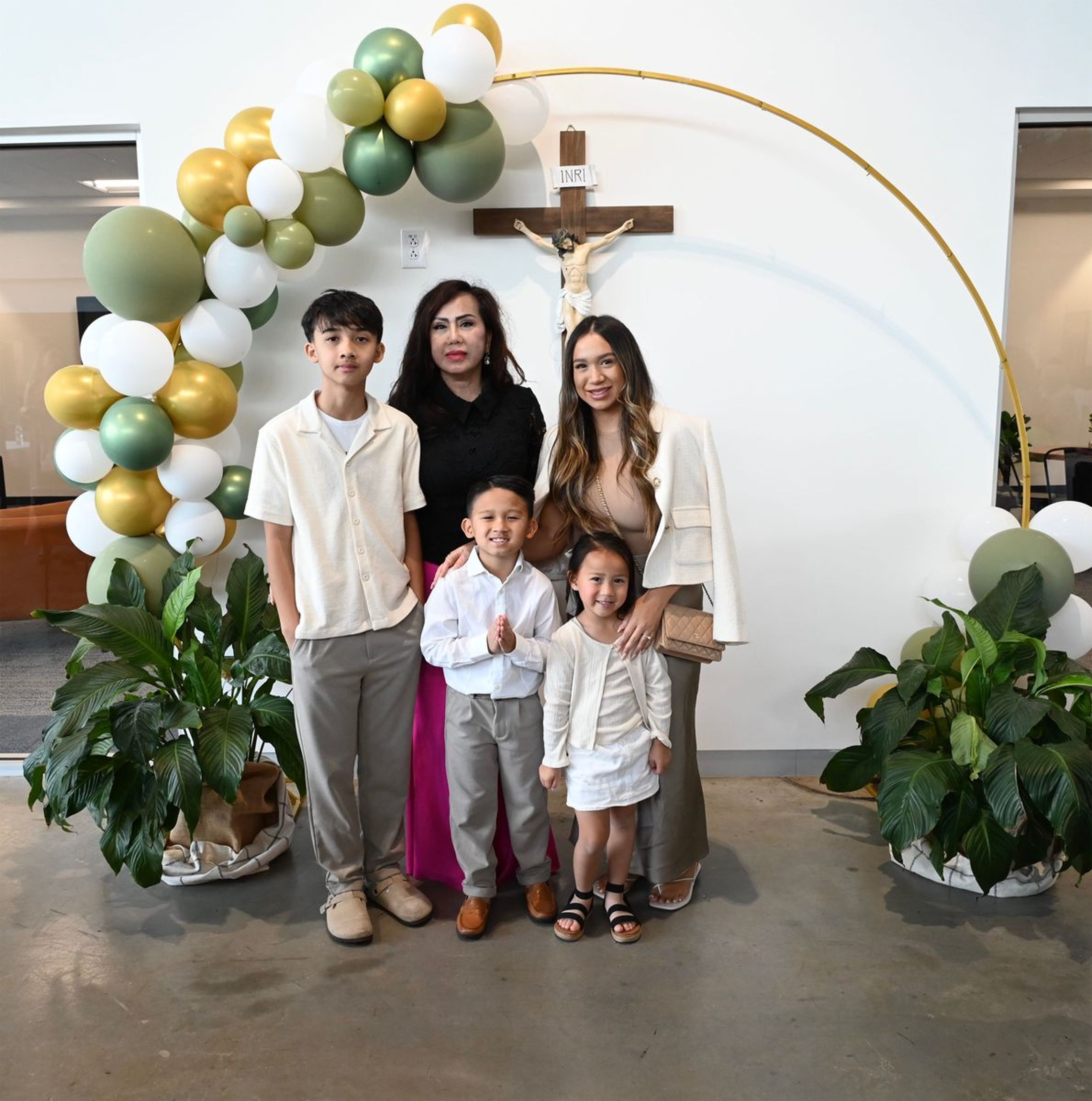 2025-04-05-first-communion-portraits-0028.jpg
