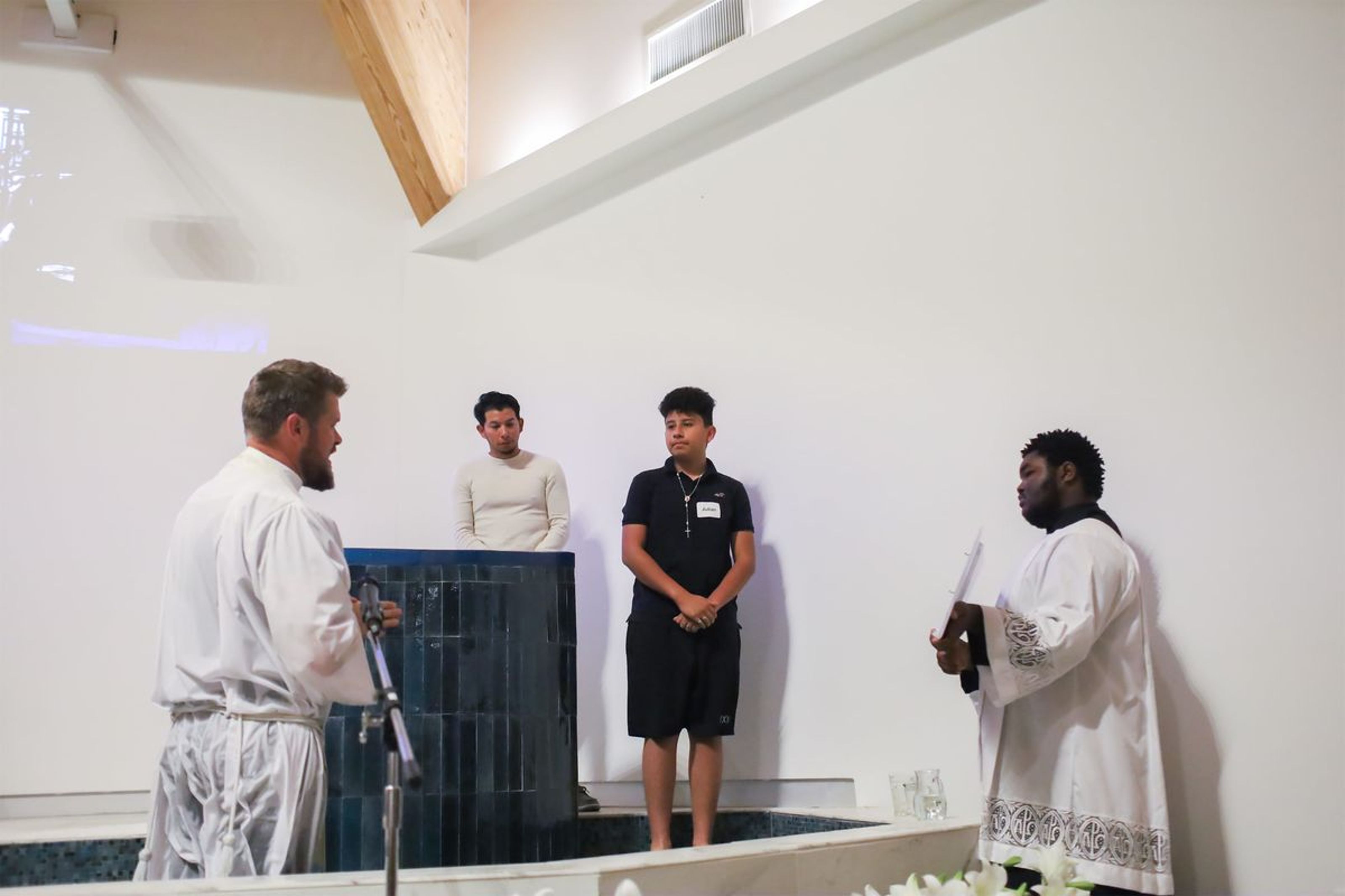 2022-04-16-easter-vigil-094.jpg