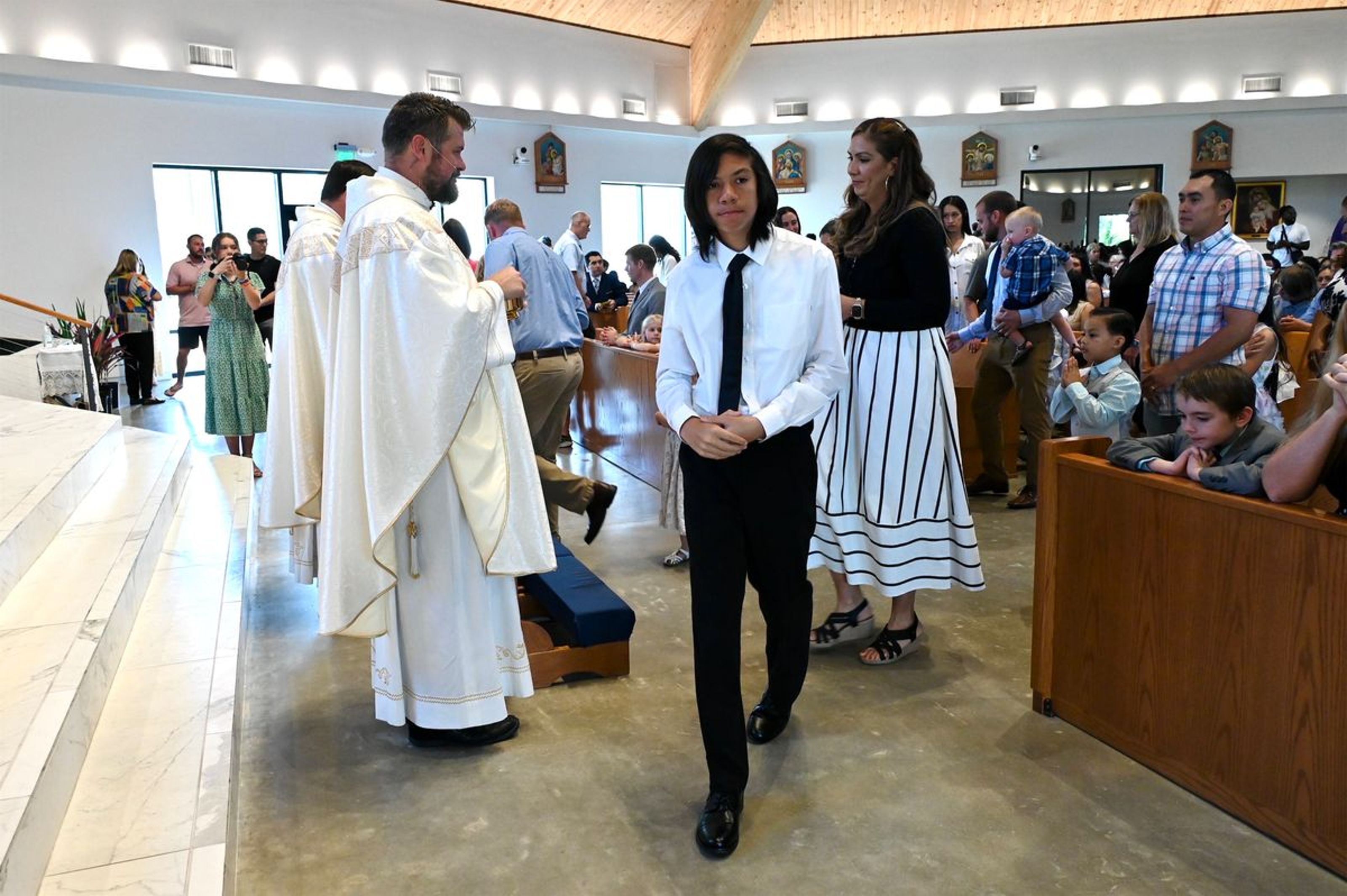 2025-04-05-first-communion-mass-0483.jpg
