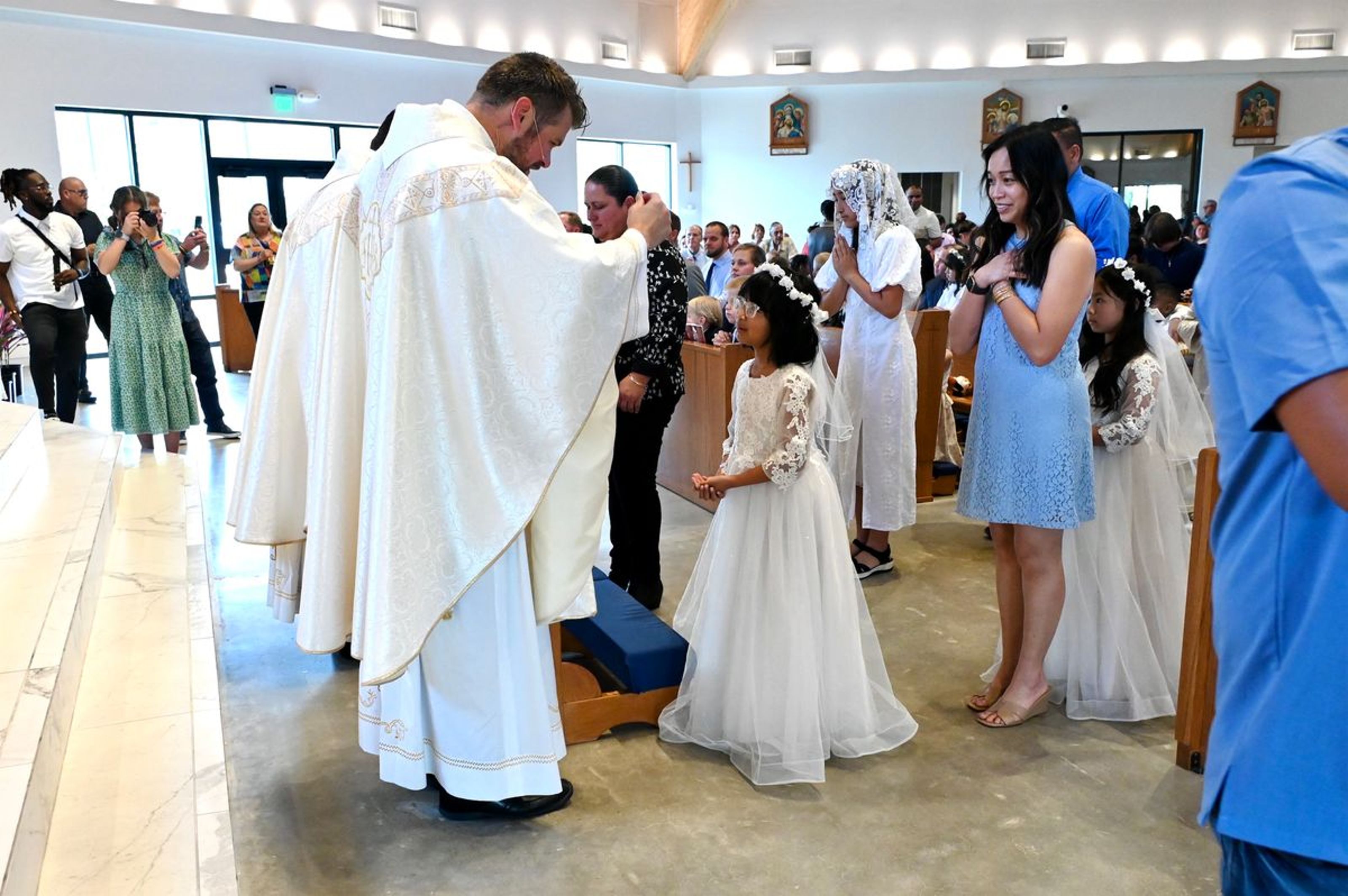 2025-04-05-first-communion-mass-0605.jpg