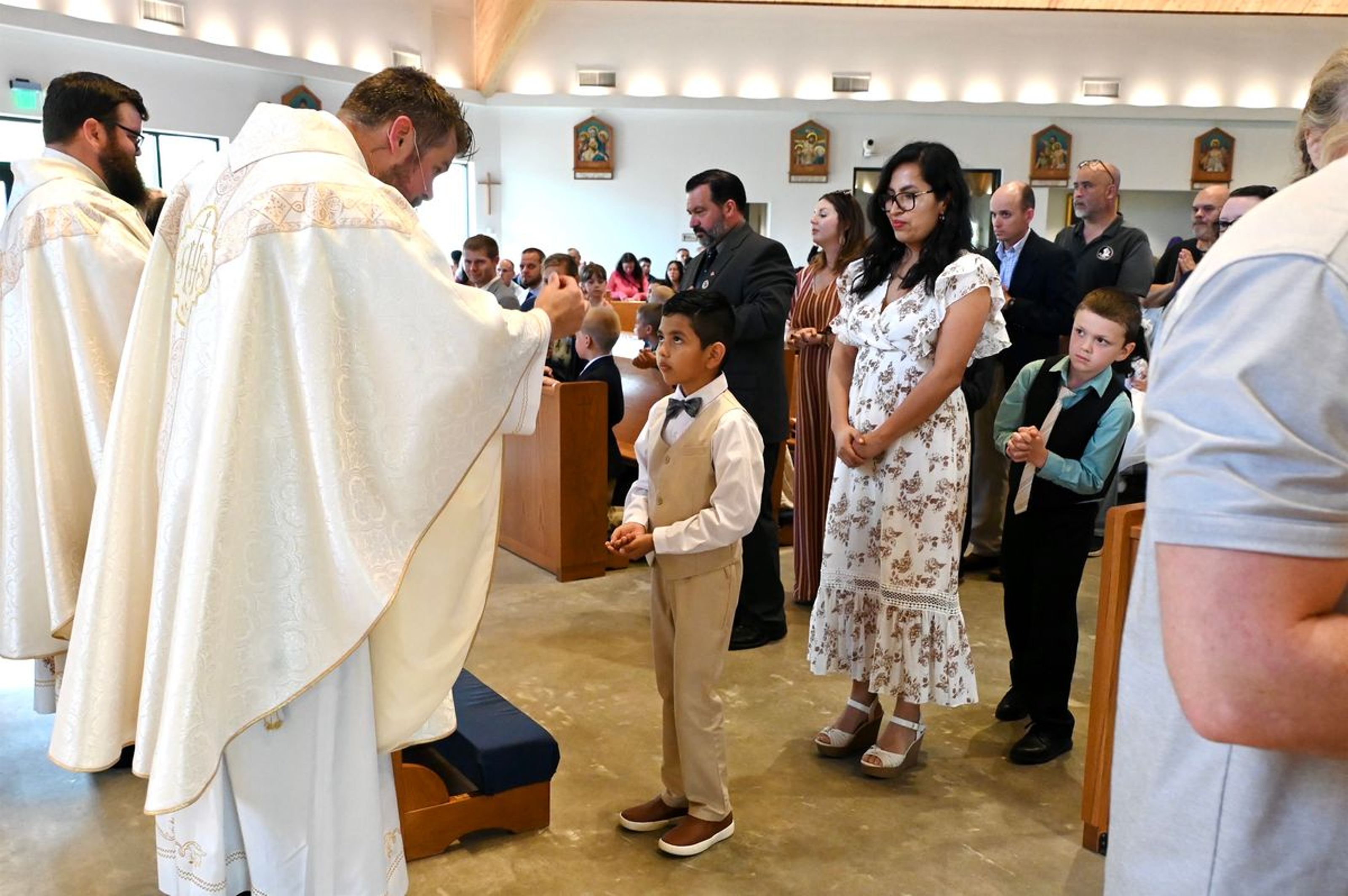 2025-04-05-first-communion-mass-0653.jpg