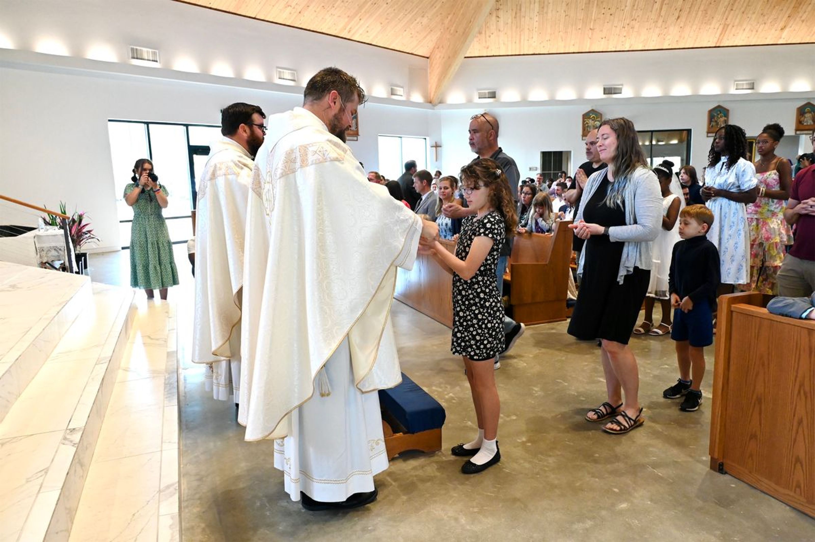 2025-04-05-first-communion-mass-0662.jpg