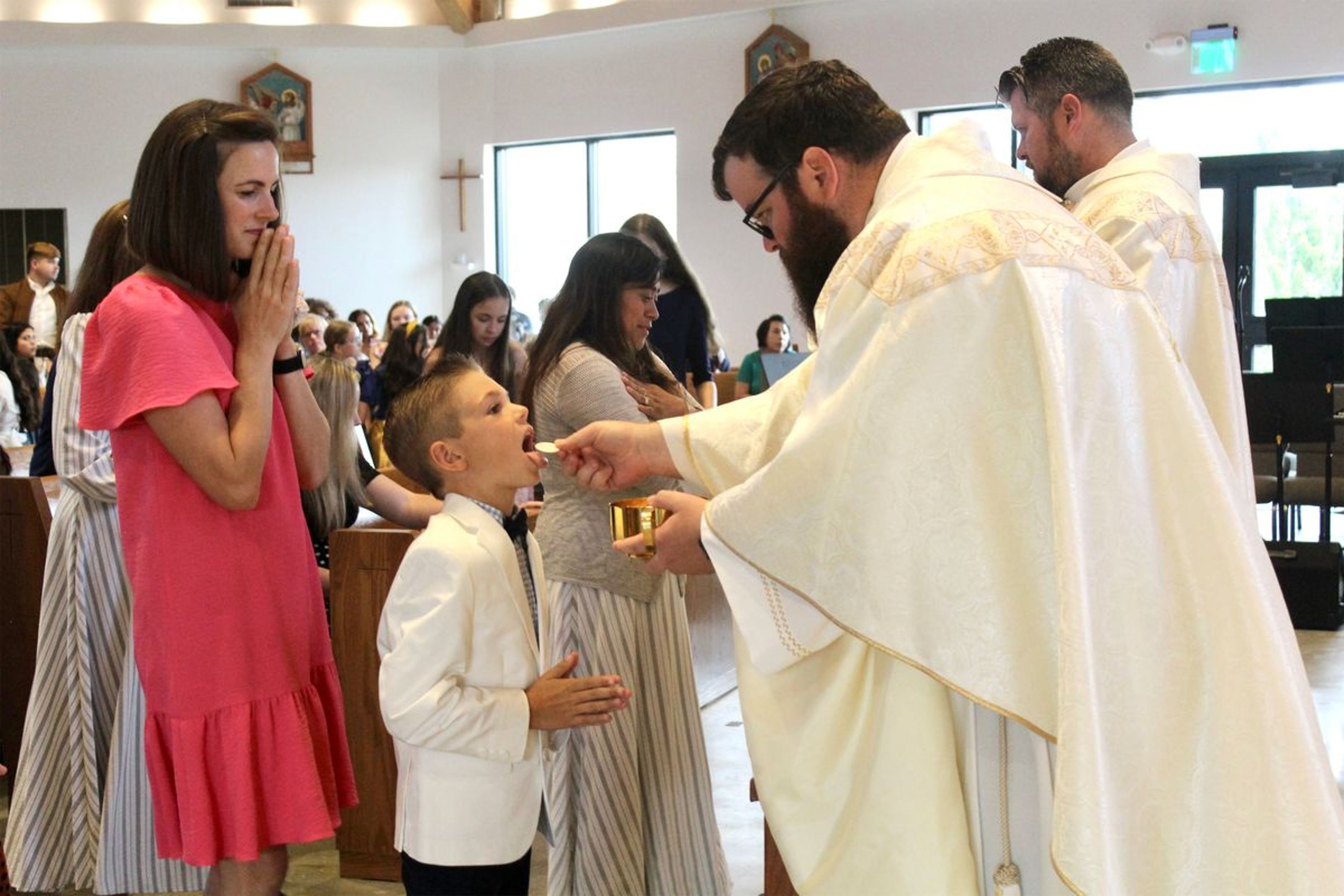2025-04-05-first-communion-mass-0714.jpg