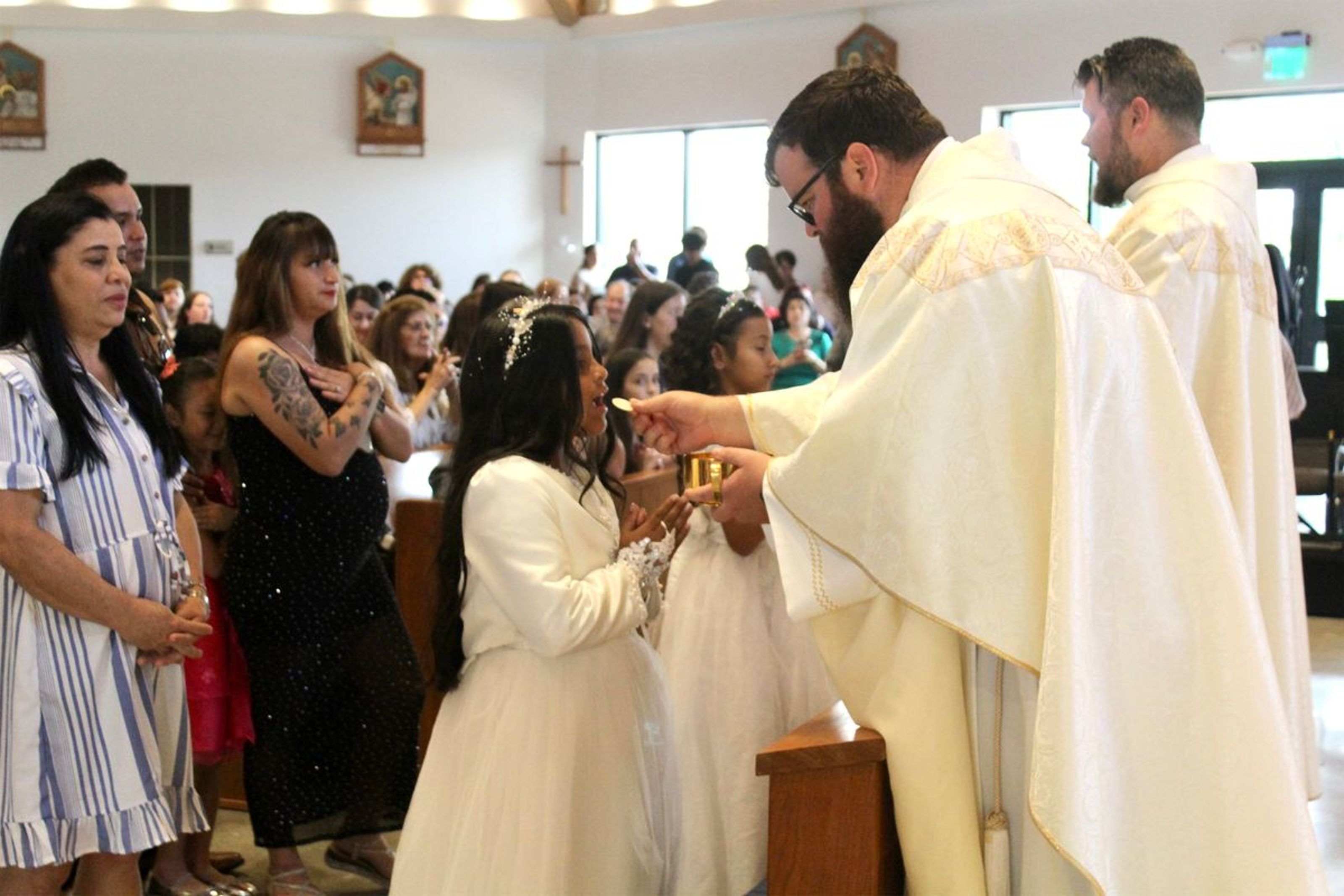 2025-04-05-first-communion-mass-0726.jpg