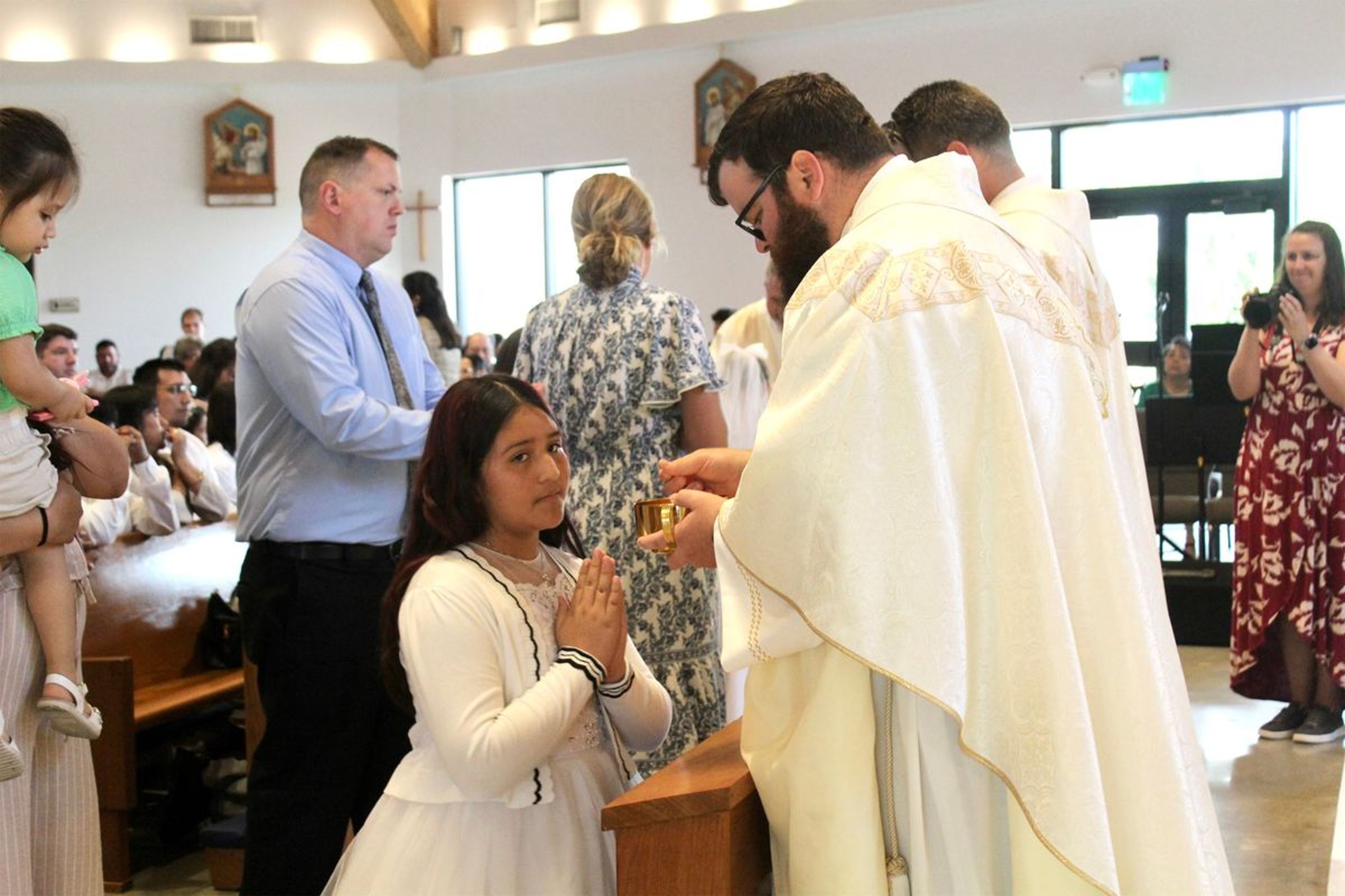 2025-04-05-first-communion-mass-0748.jpg