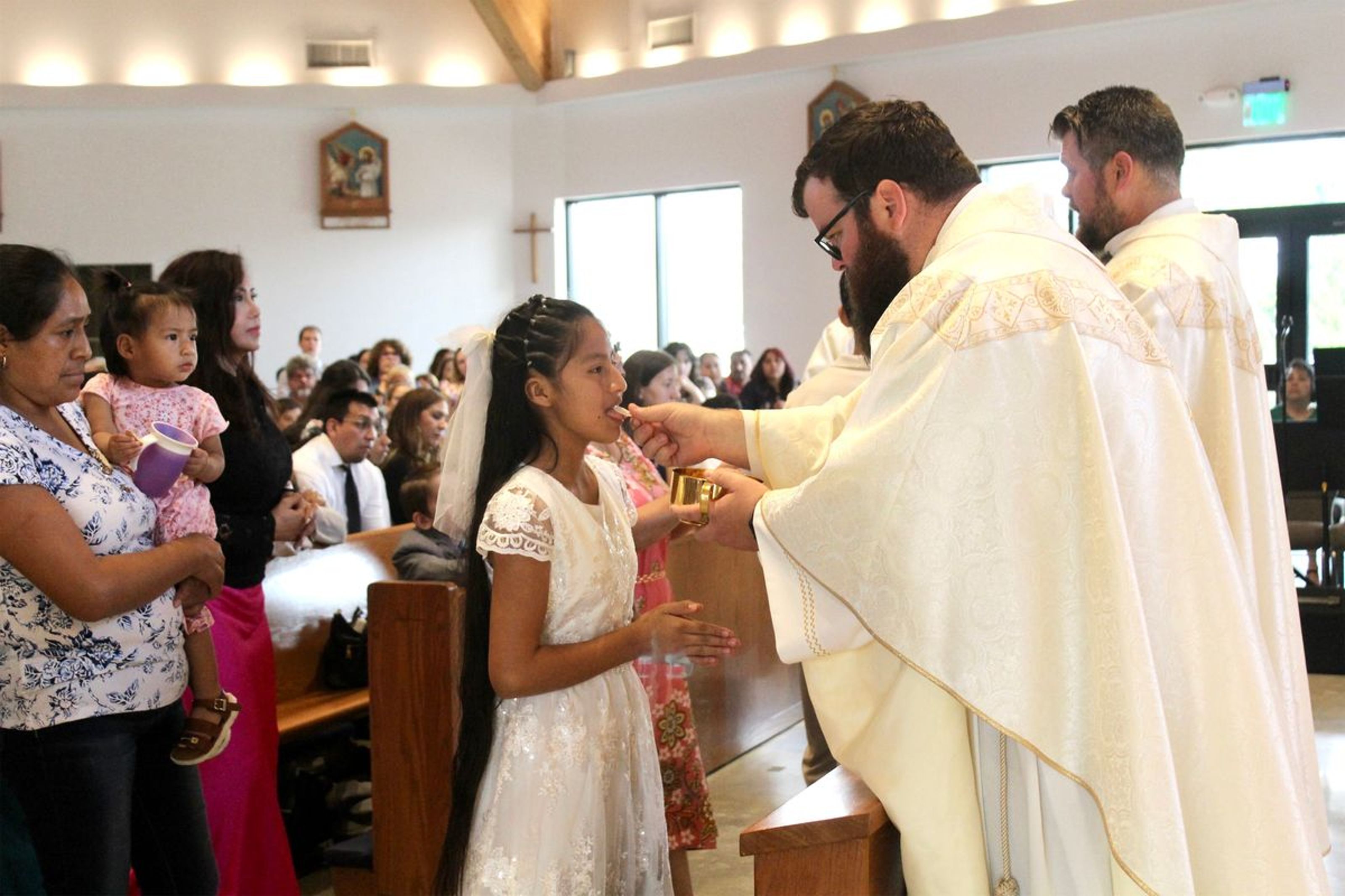 2025-04-05-first-communion-mass-0755.jpg