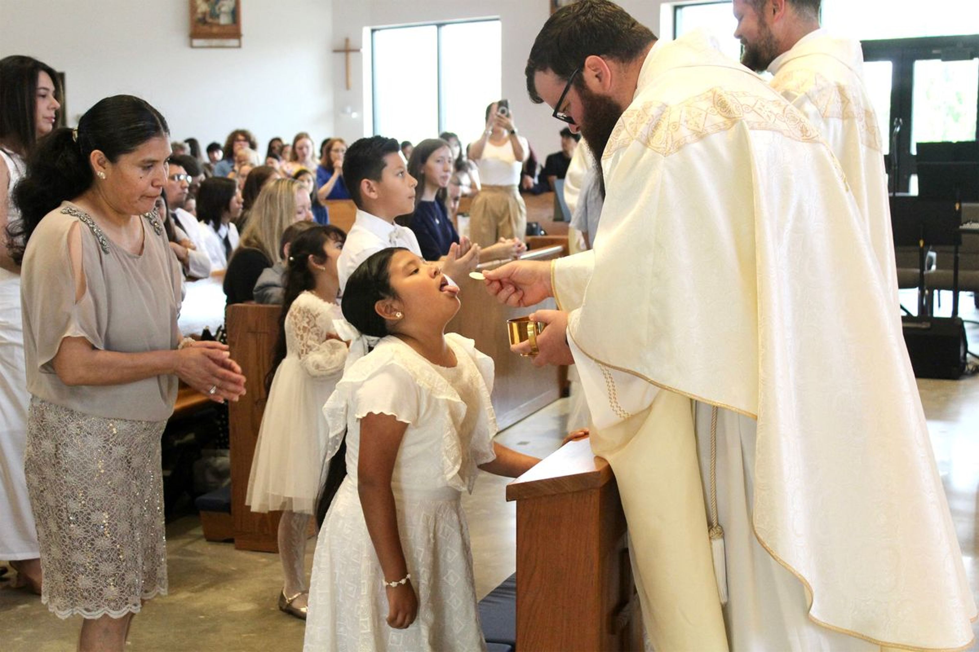 2025-04-05-first-communion-mass-0772.jpg