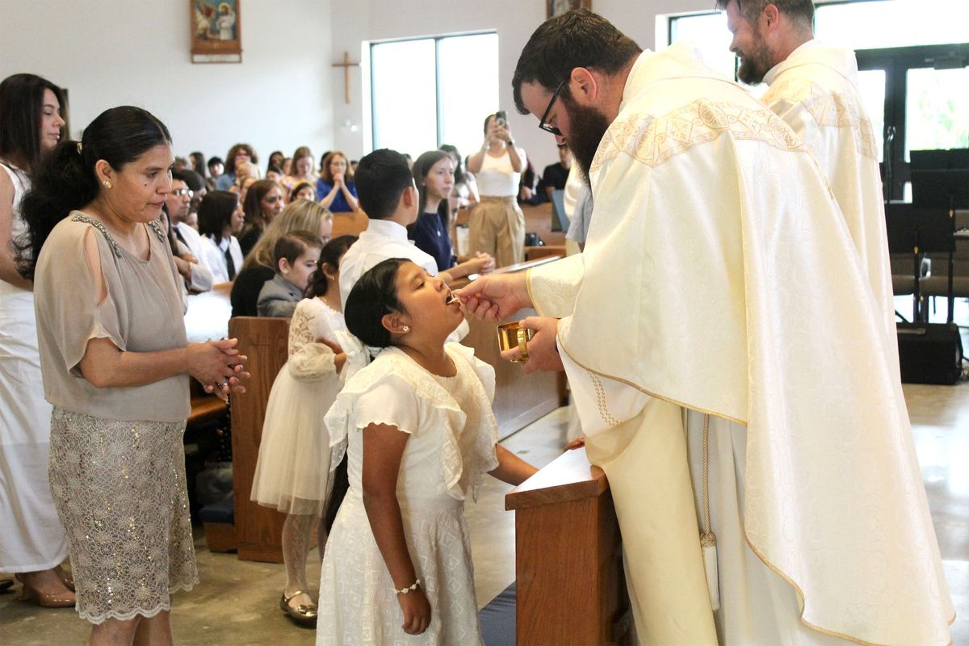 2025-04-05-first-communion-mass-0774.jpg