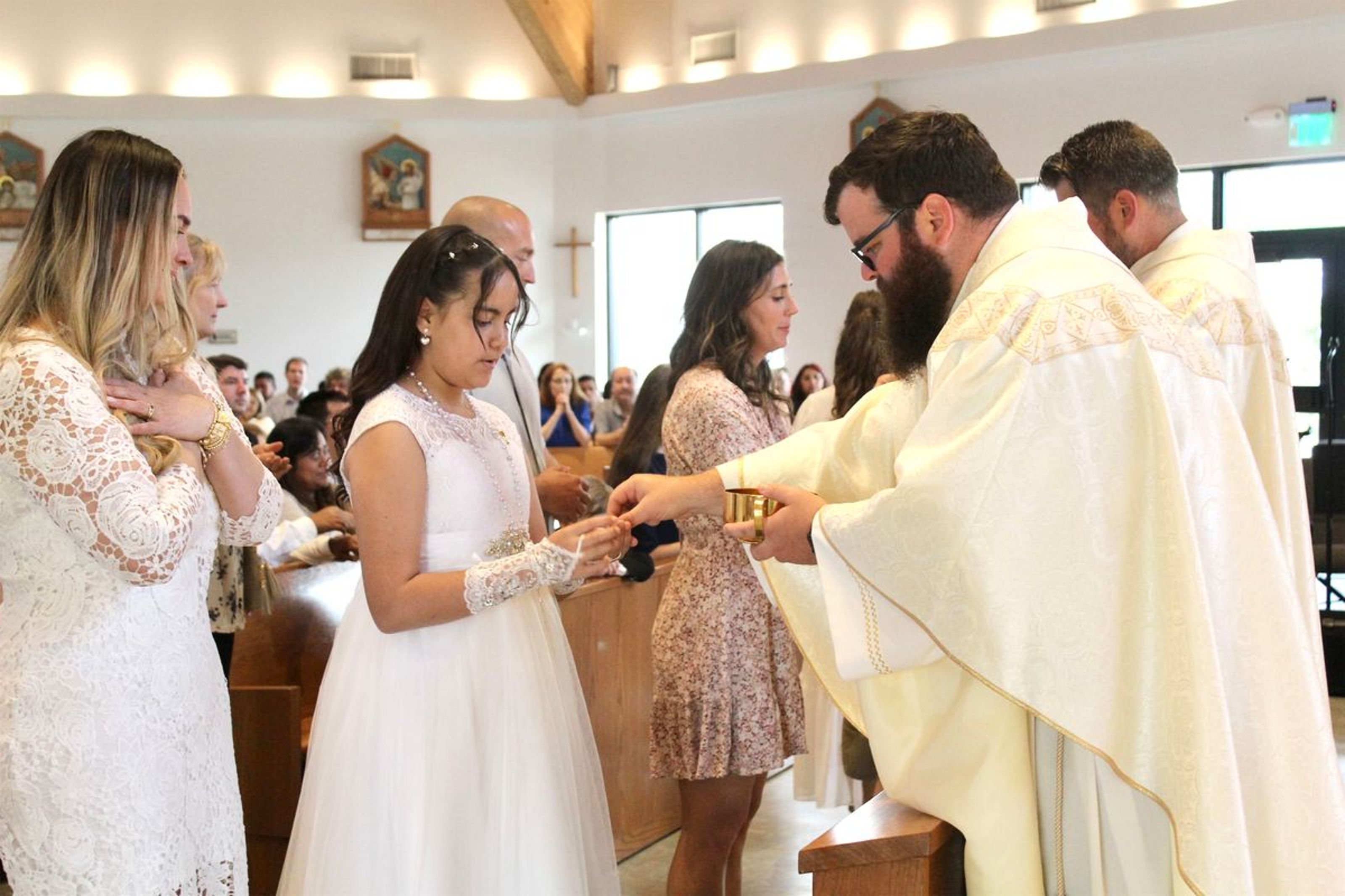 2025-04-05-first-communion-mass-0783.jpg