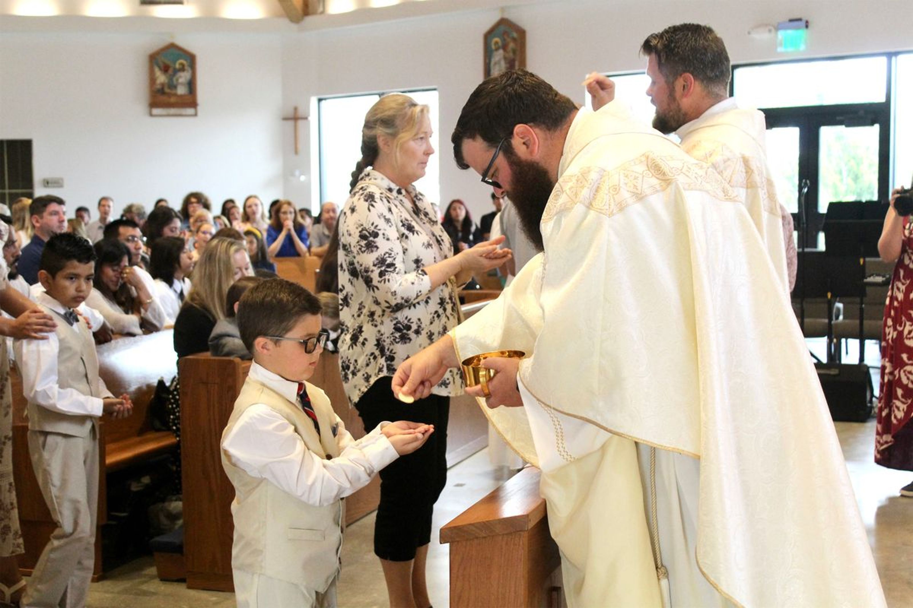2025-04-05-first-communion-mass-0789.jpg