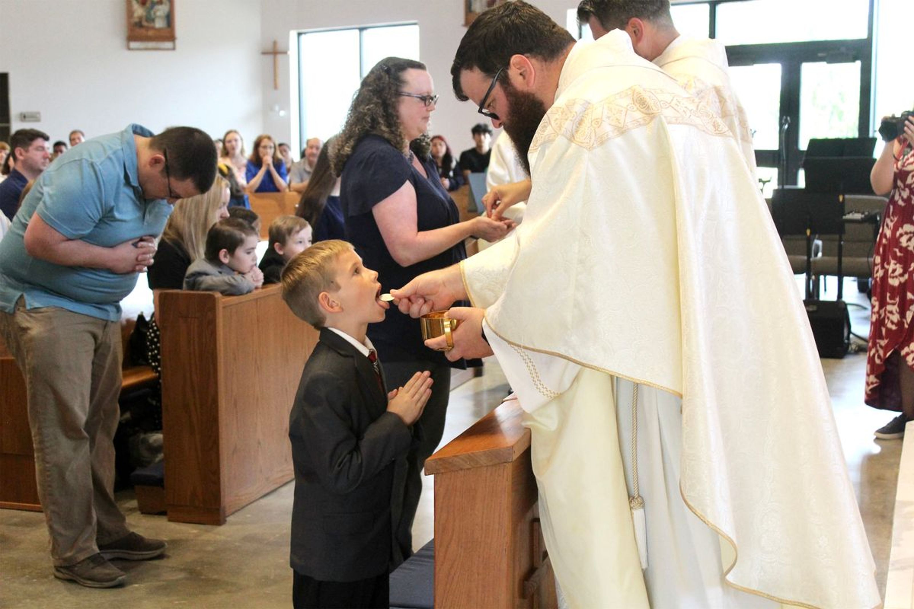 2025-04-05-first-communion-mass-0796.jpg