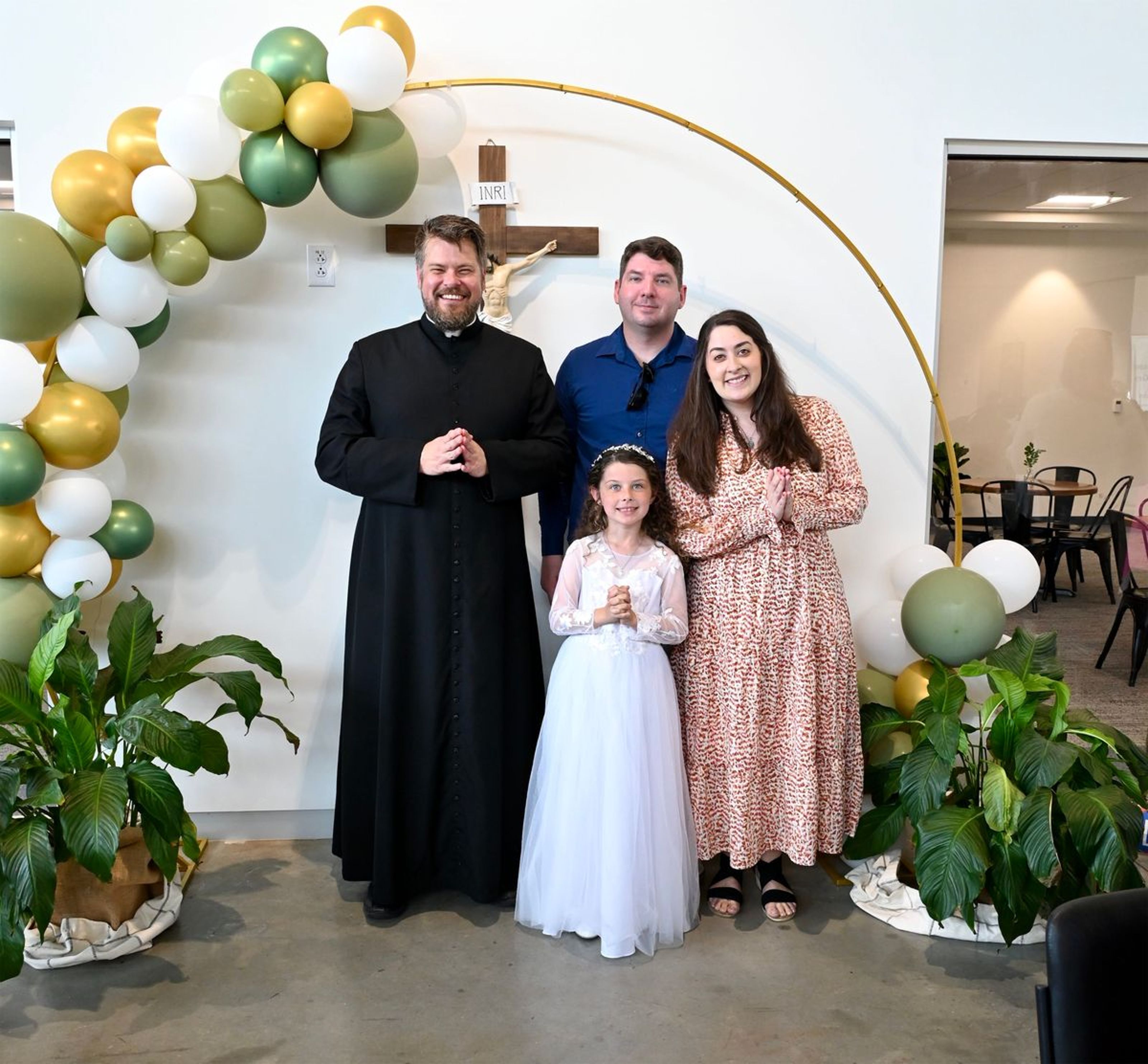 2025-04-05-first-communion-portraits-0216.jpg
