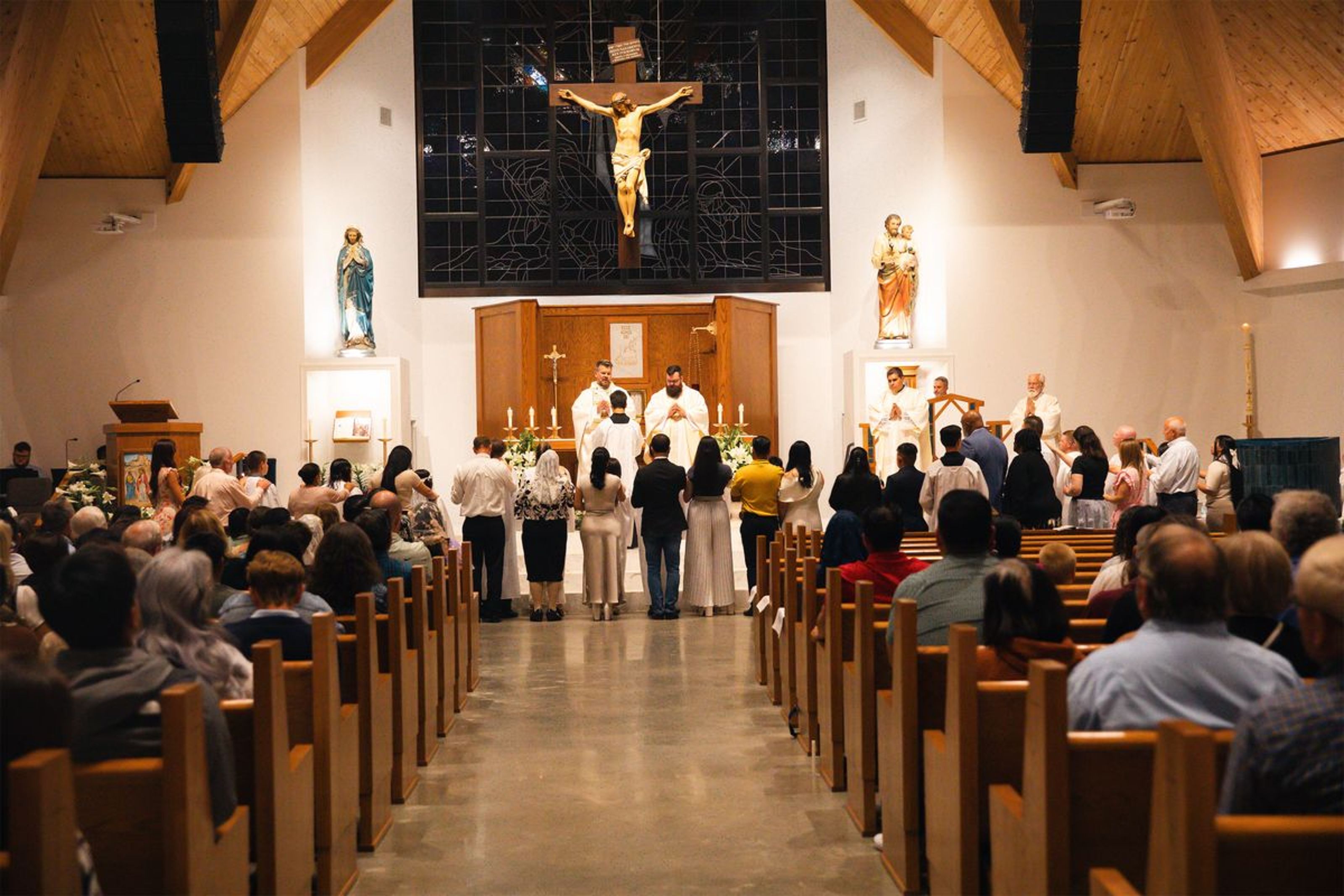 2025-04-19-easter-vigil-0235.jpg