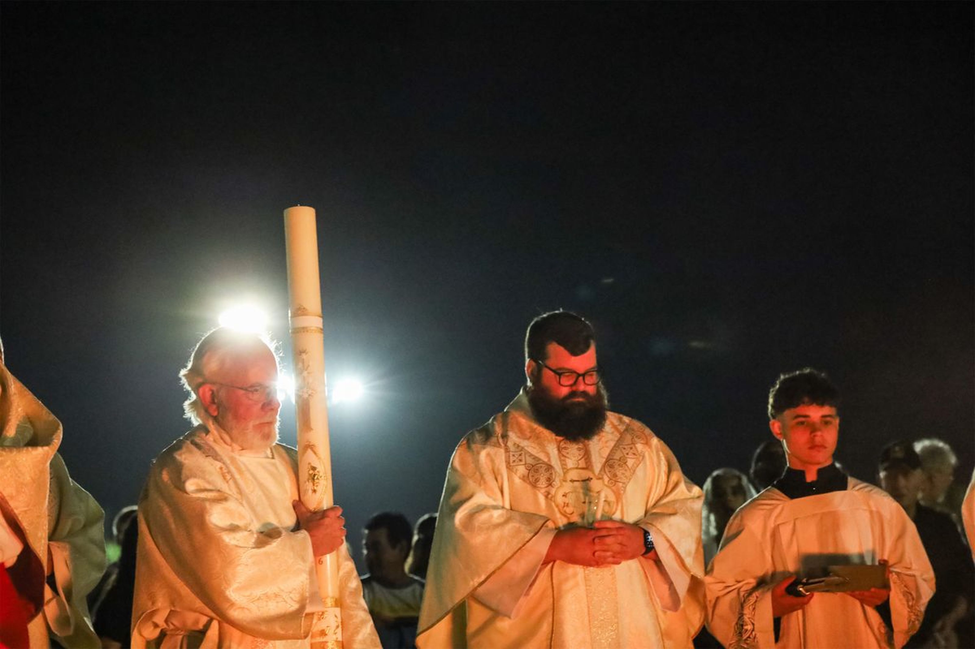 2026-04-04-easter-vigil-0013.jpg