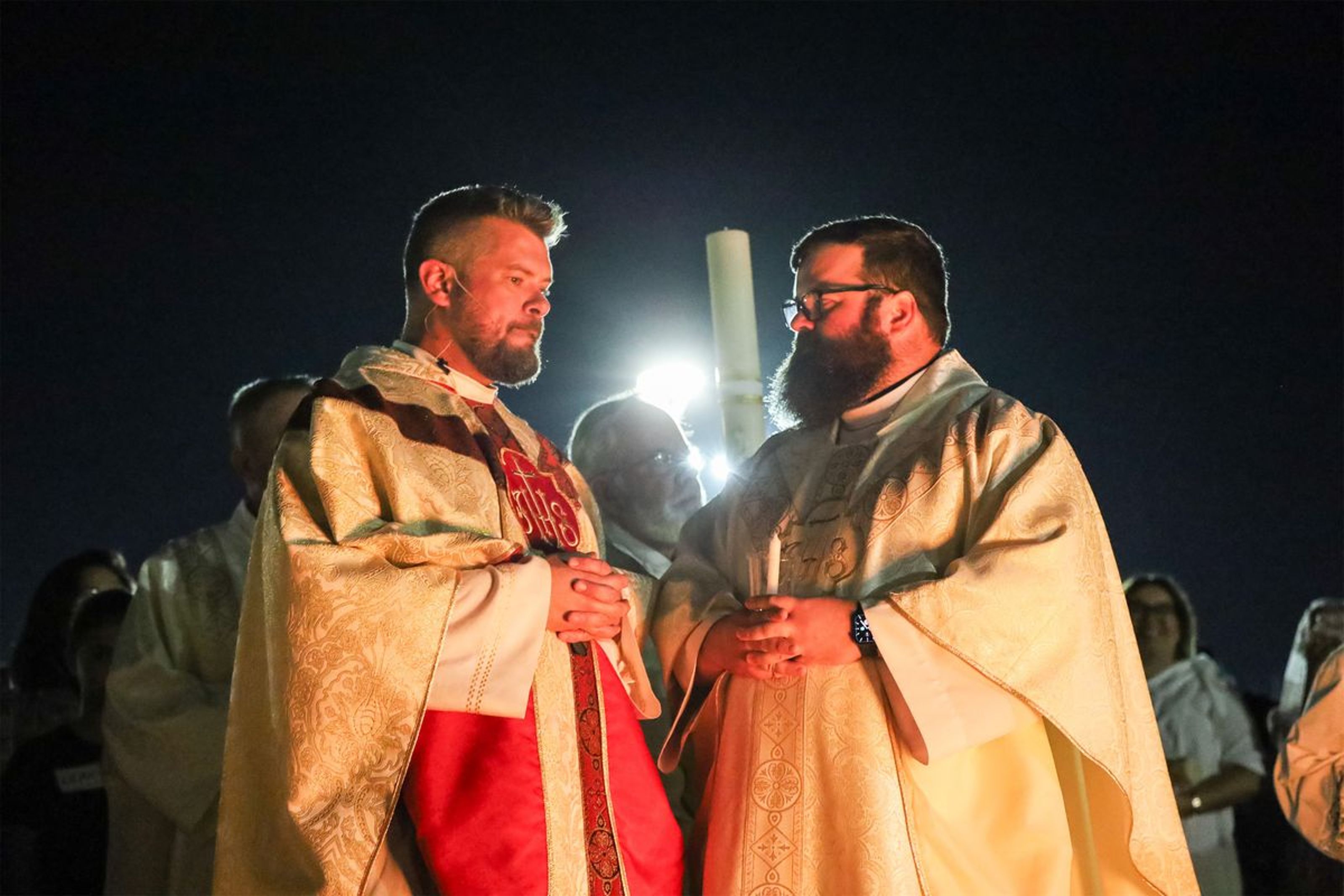 2026-04-04-easter-vigil-0014.jpg