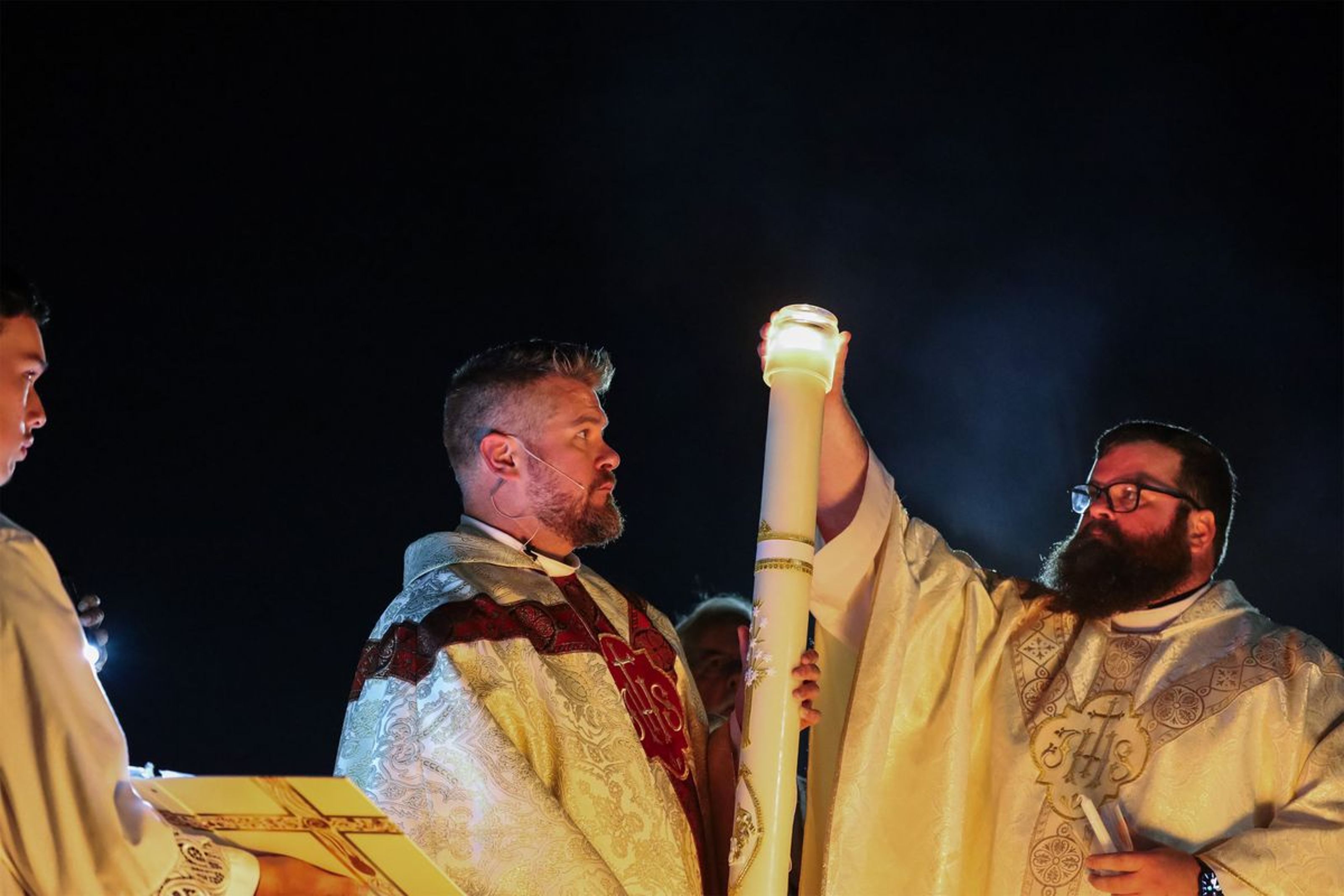 2026-04-04-easter-vigil-0027.jpg