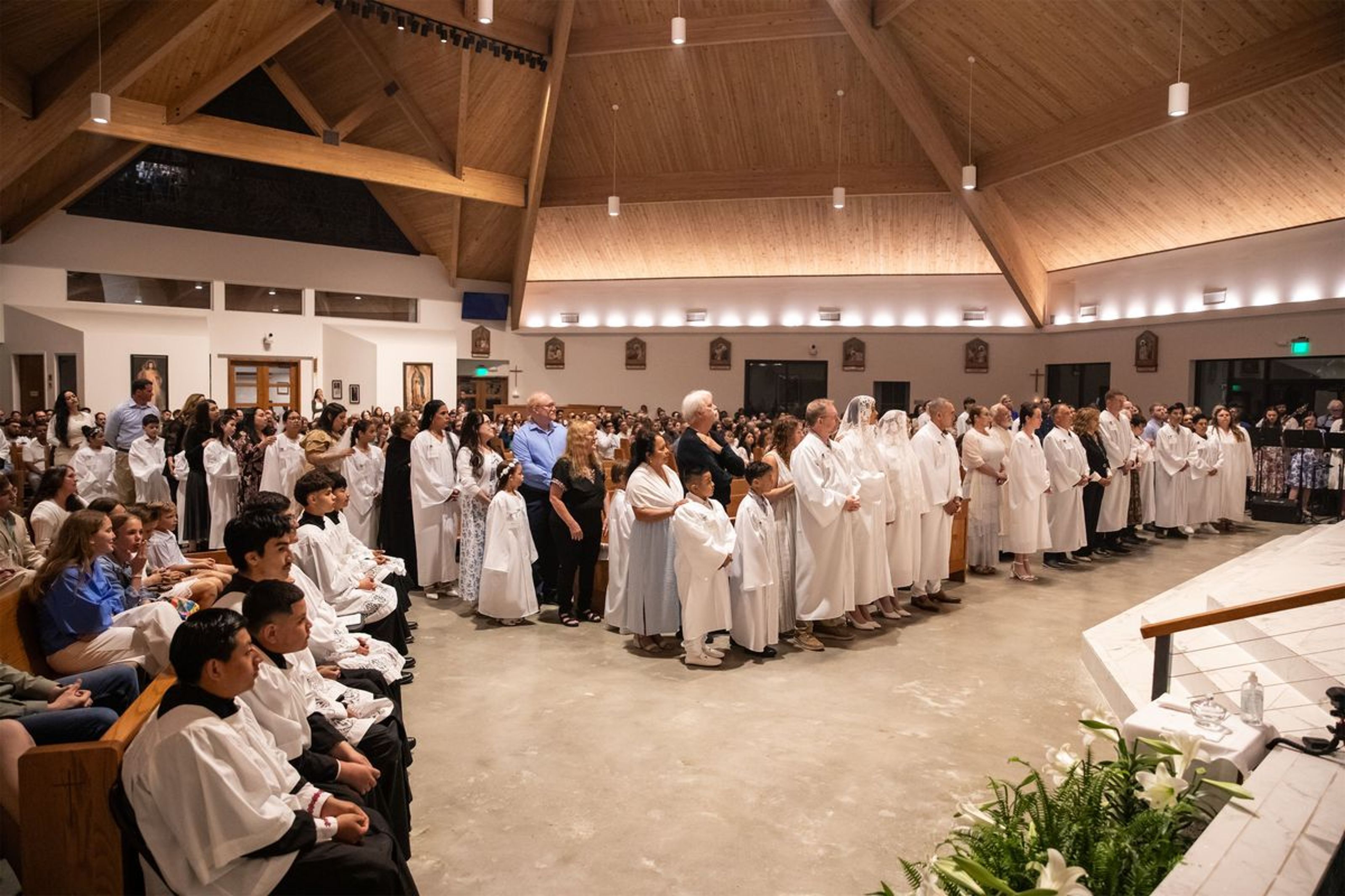 2026-04-04-easter-vigil-0338.jpg
